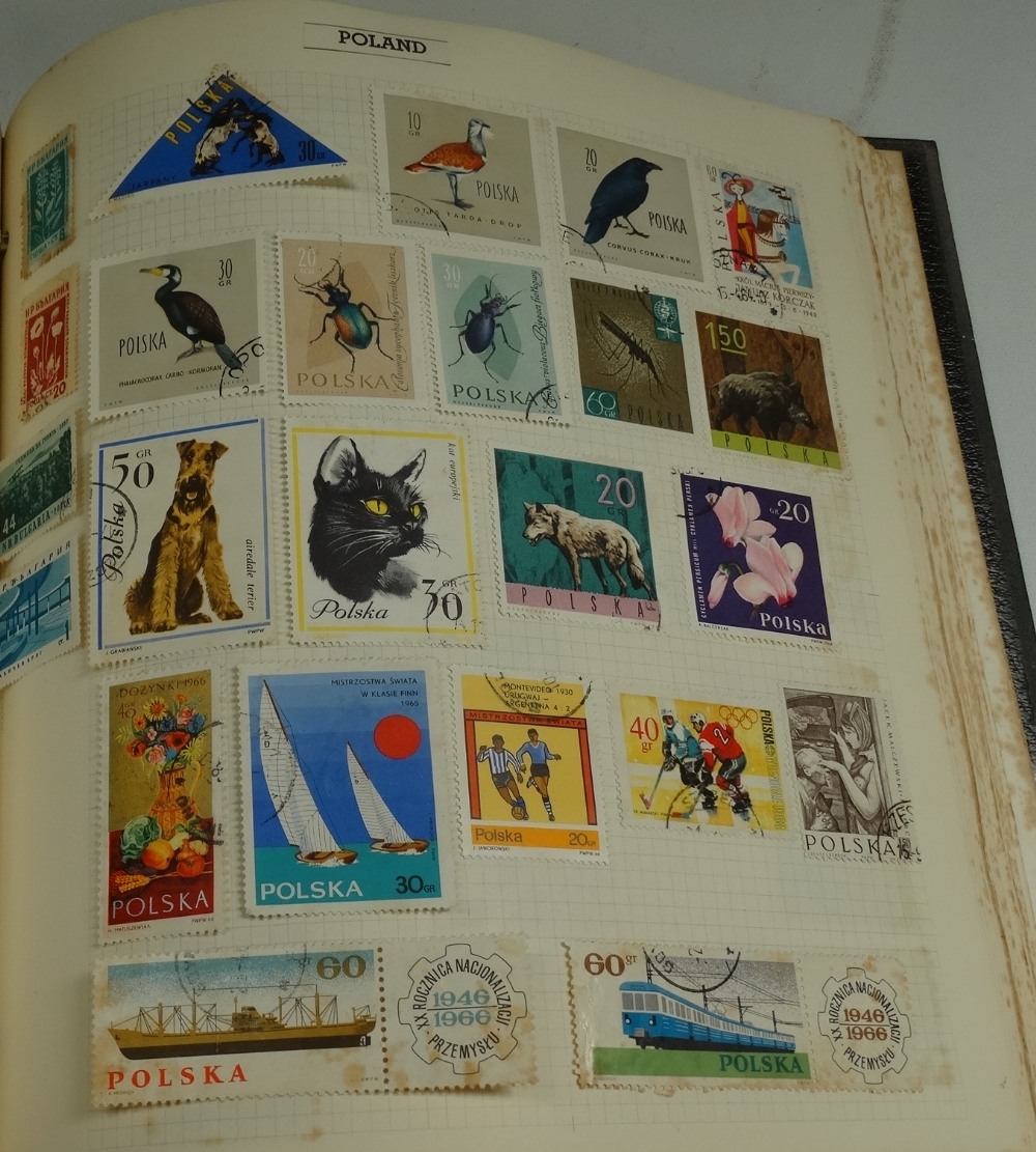 An amateur stamp album, mostly used examples, early 20th century to modern. - Bild 3 aus 4
