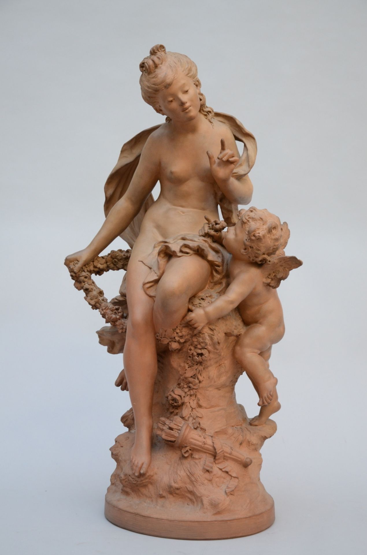 August Moreau: terra cotta statue 'mother and child' (h 78 cm) (*)