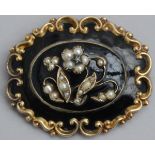 Louis-Philippe brooch in onyx with mount in gold, 14 kt (27gr)