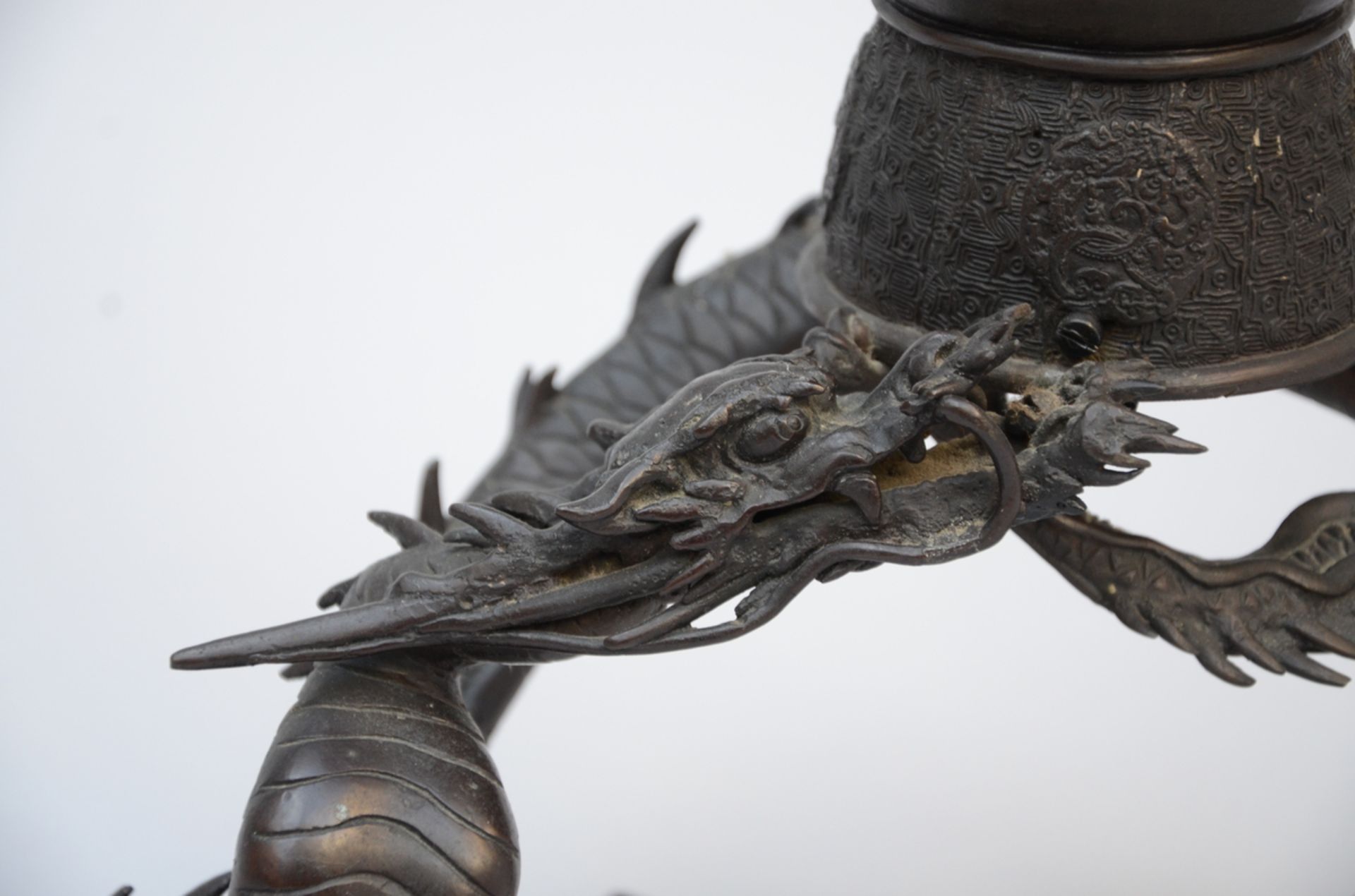 Japanese bronze censer 'dragon' (62 cm) (*) - Image 3 of 4