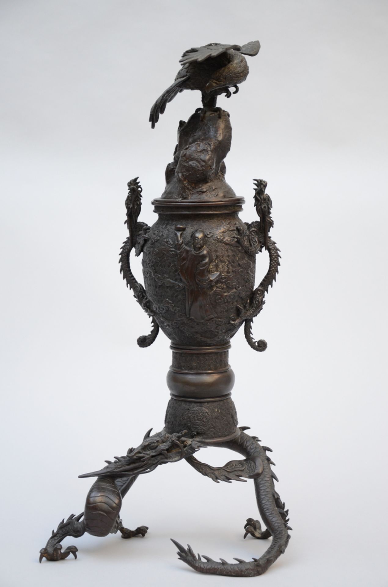 Japanese bronze censer 'dragon' (62 cm) (*)