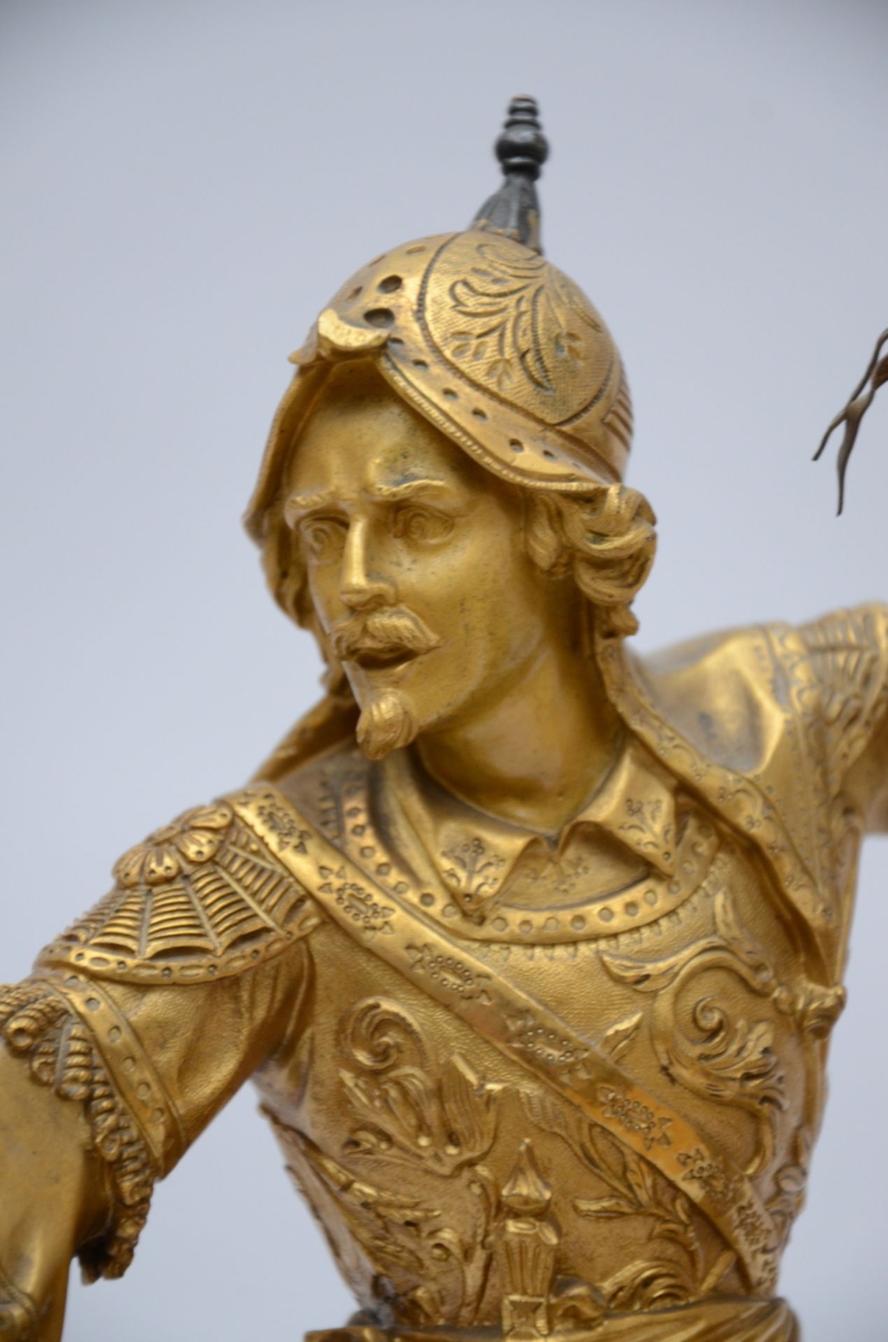 A gilt bronze sculpture on a marble base 'Oriental horseman' (h 43 cm) - Bild 2 aus 3