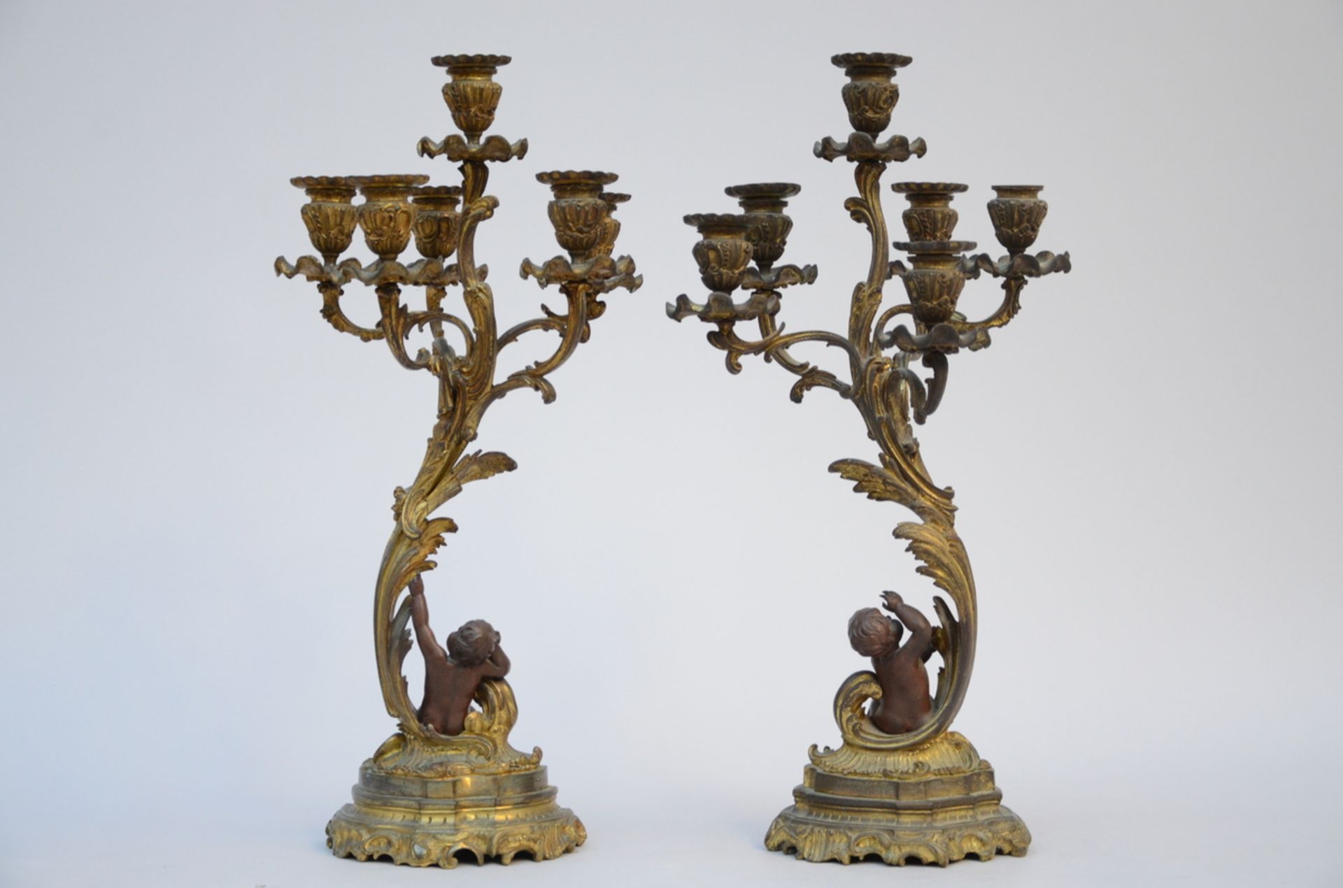 Pair of Louis XV style candlesticks in bronze 'putti' (h58cm) - Bild 4 aus 4