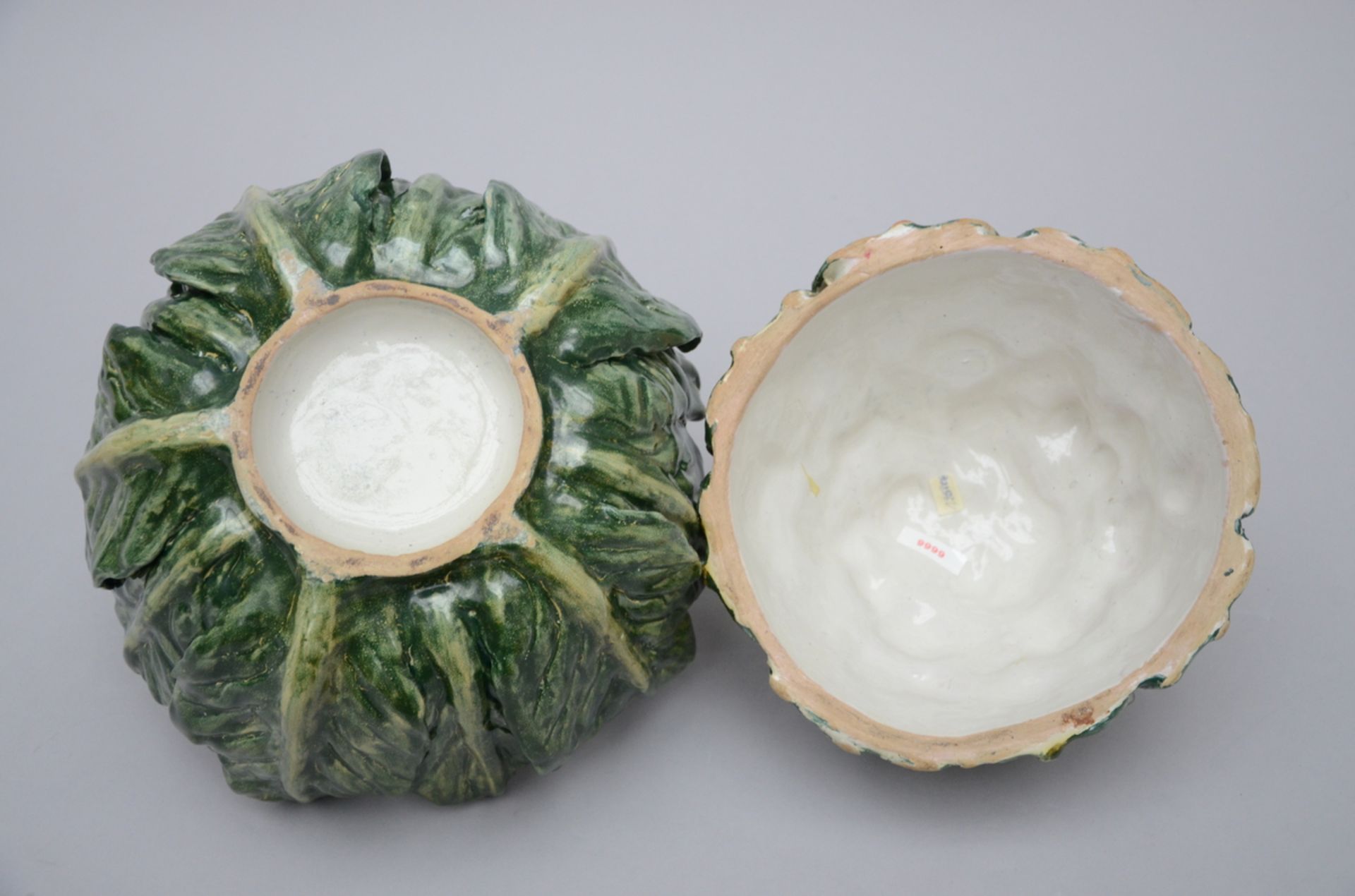 A tureen in the form of a cabbage (26x27 cm) - Bild 3 aus 3