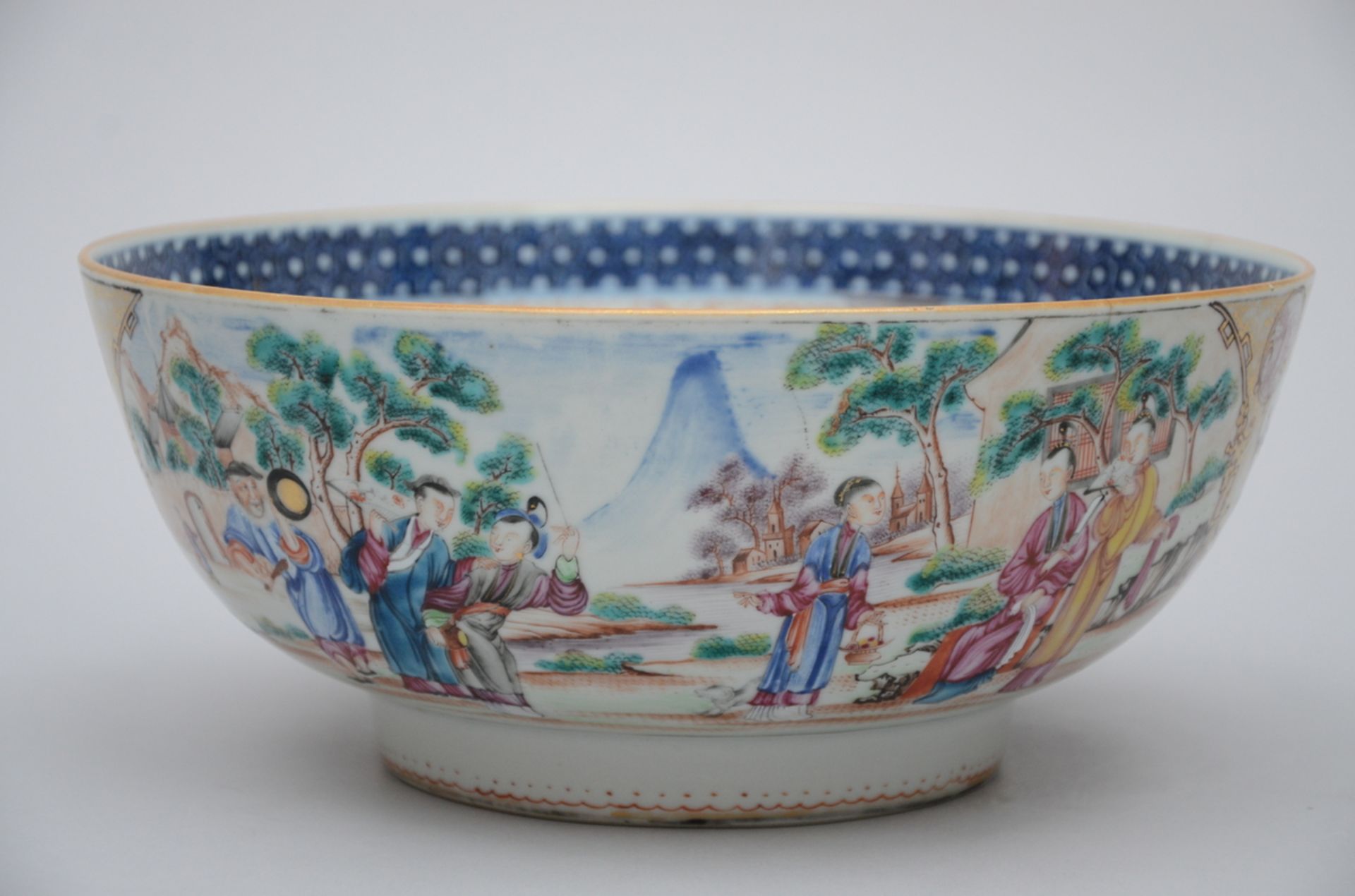 Bowl in Chinese 'mandarin' porcelain, Qianlong period (11x26 cm) (*) - Image 2 of 4