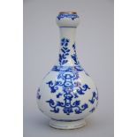 Garlic head vase in Chinese blue and white porcelain, Kangxi period (19 cm)