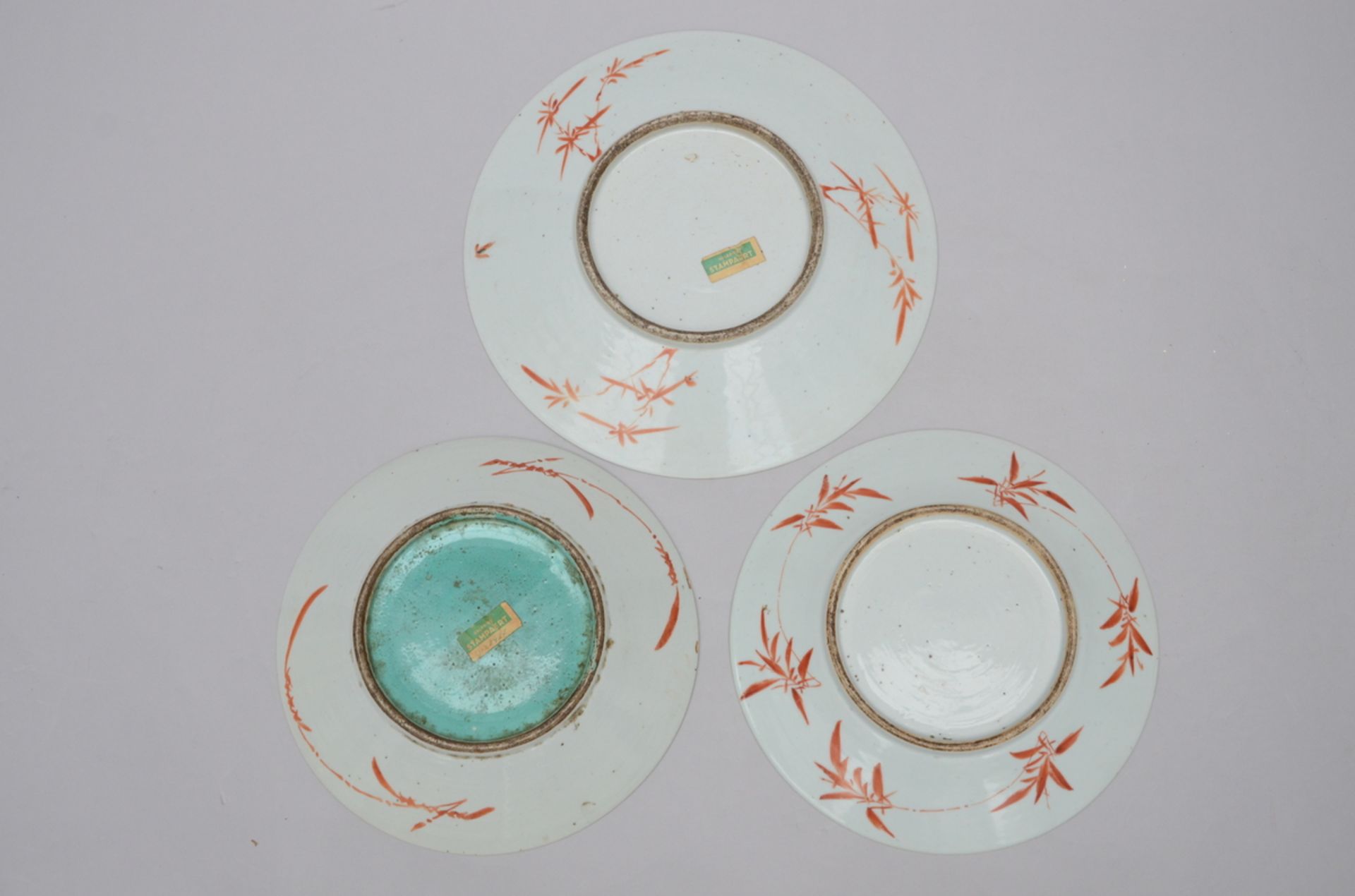 Three dishes in Chinese porcelain 'antiquities' (29 - 34cm) - Image 2 of 2