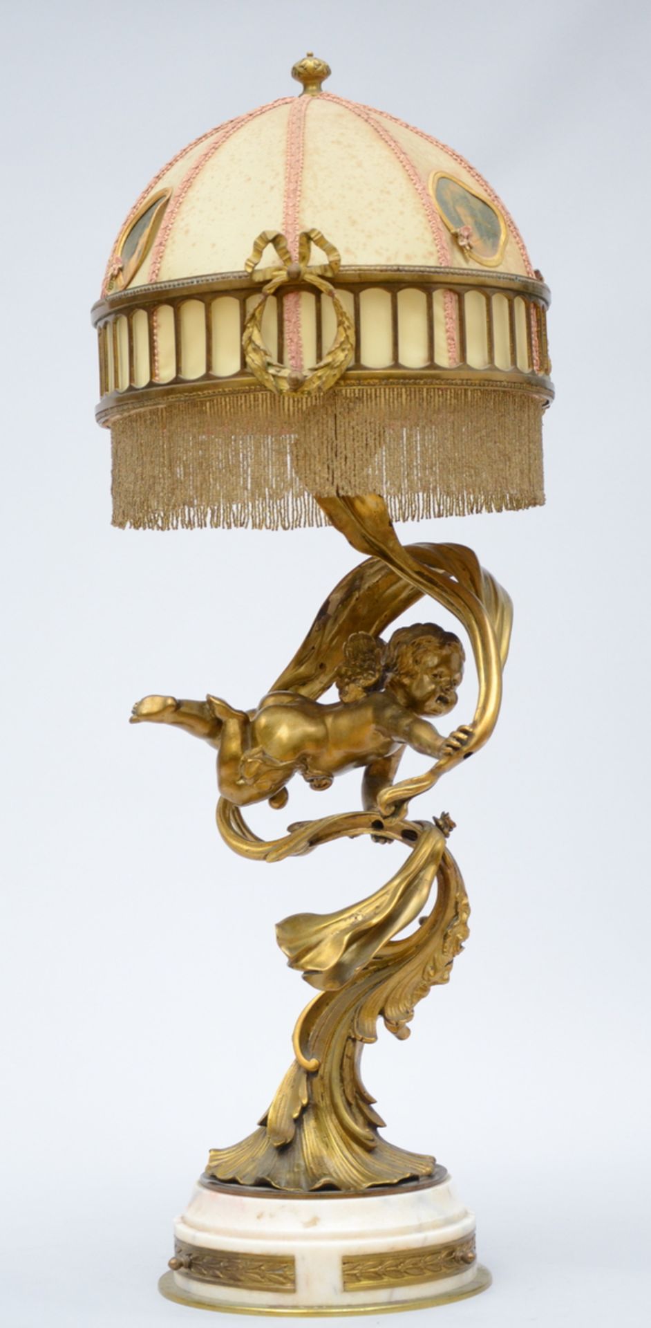 A gilt bronze lamp on marble foot 'amor' (93cm) - Image 3 of 3