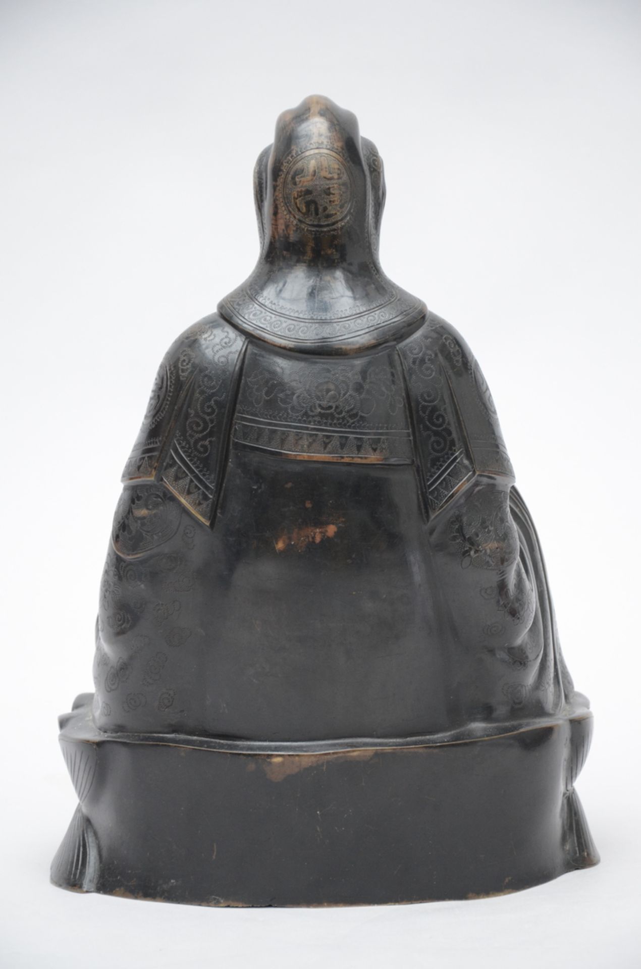 A Buddhist sculpture in bronze, Asia (38 cm) - Image 2 of 5