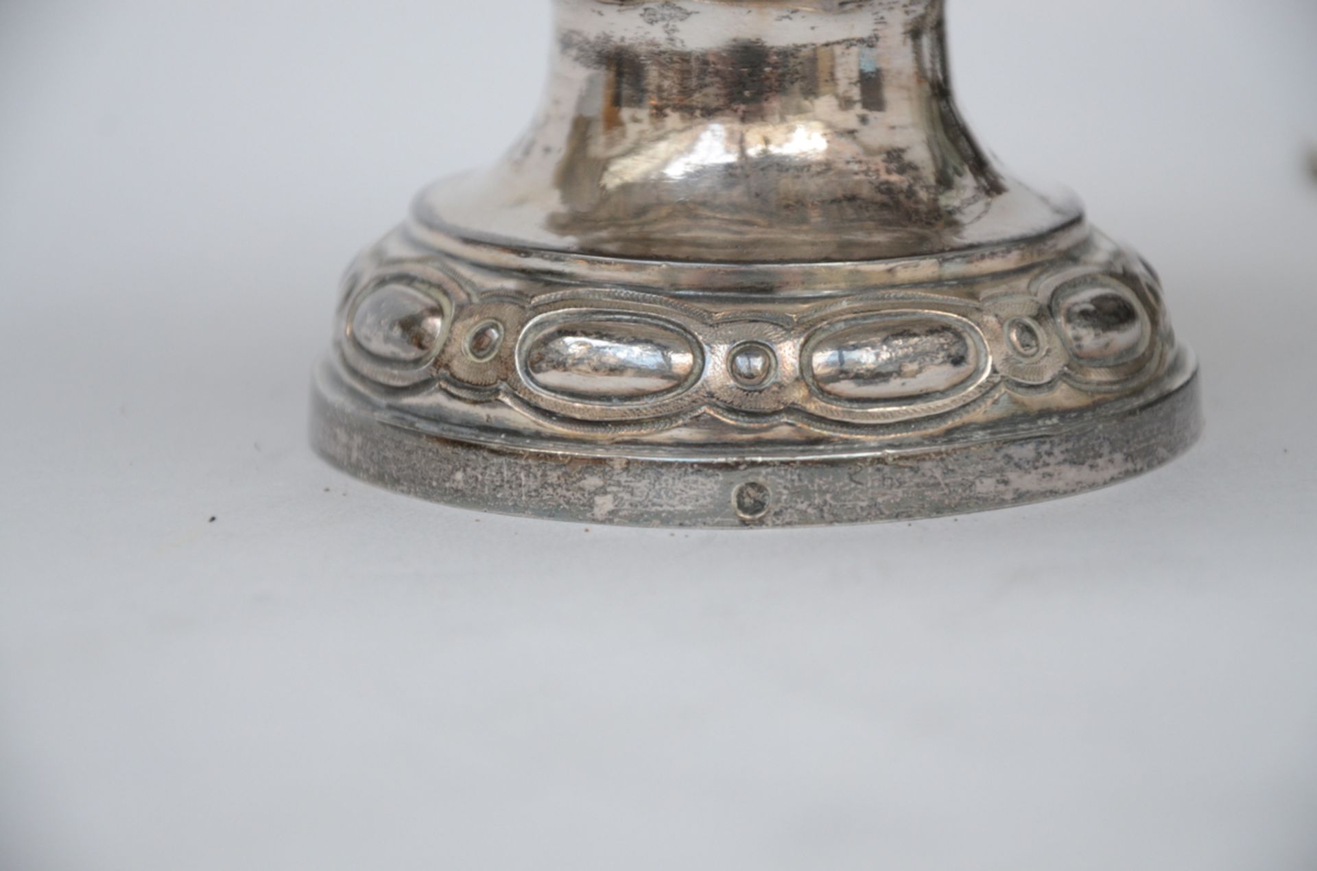 A silver incense burner (h 30 cm)(*) - Image 2 of 3