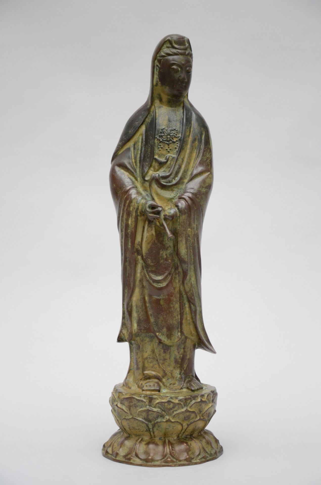 A Chinese statue in bronze 'guanyin' (57 cm)