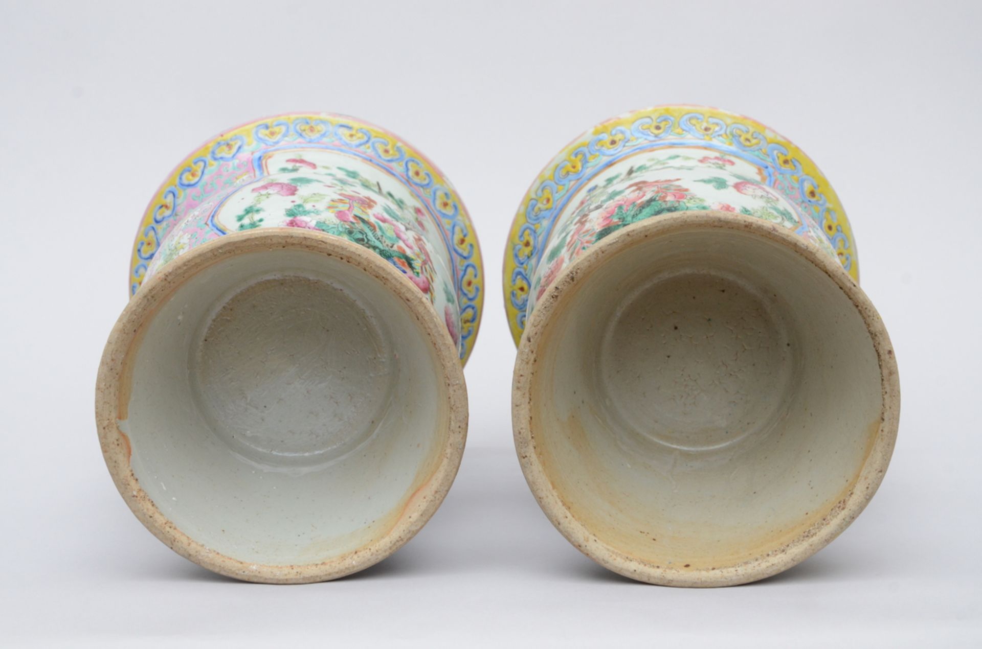 Two spitoon vases in Chinese famille rose porcelain 'Perakanan' (40 cm) - Image 4 of 4