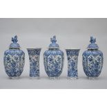 A five-piece blue and white set in Delftware, 18th century (marked, 46cm) (*)