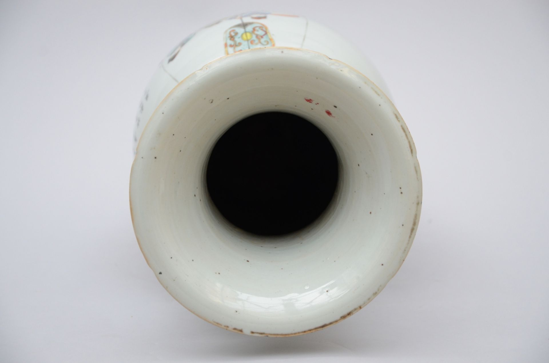 Chinese porcelain vase with double decoration 'scholars and flowers' (58cm) (*) - Image 3 of 4