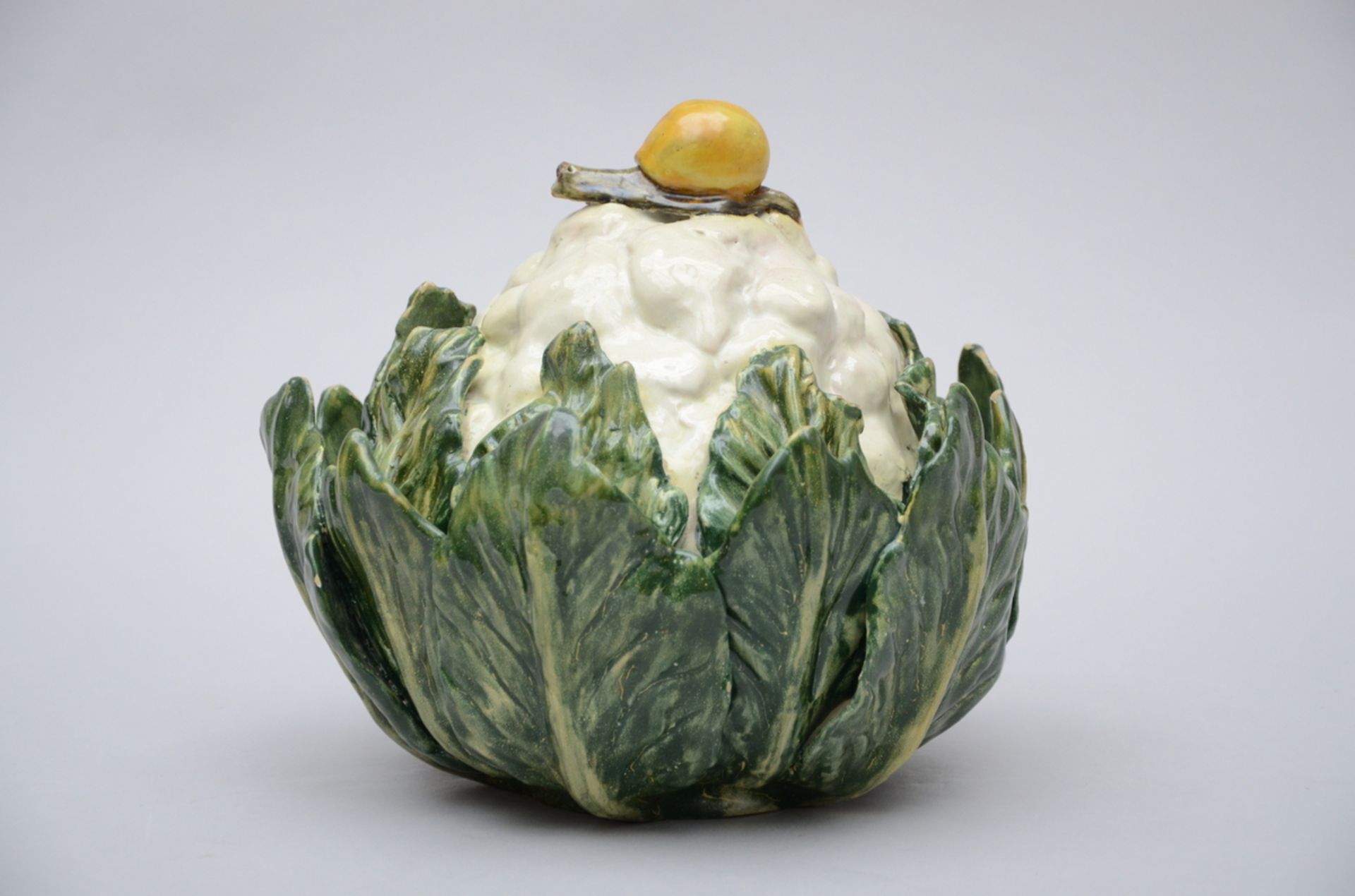 A tureen in the form of a cabbage (26x27 cm)
