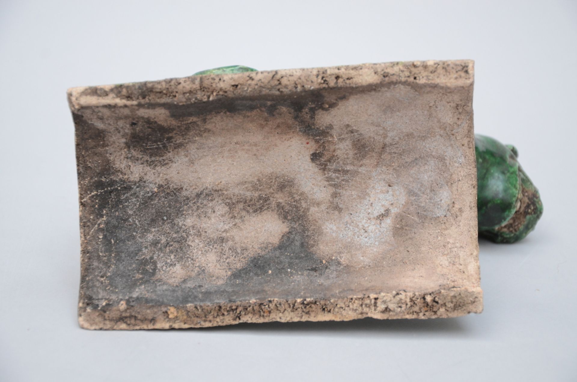 Chinese roof tile with lead glaze 'dog', Ming dynasty (18x19x12 cm) - Image 4 of 4