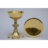 Gothic revival chalice in vermeil with paten and spoon, The Netherlands (22x17 cm)