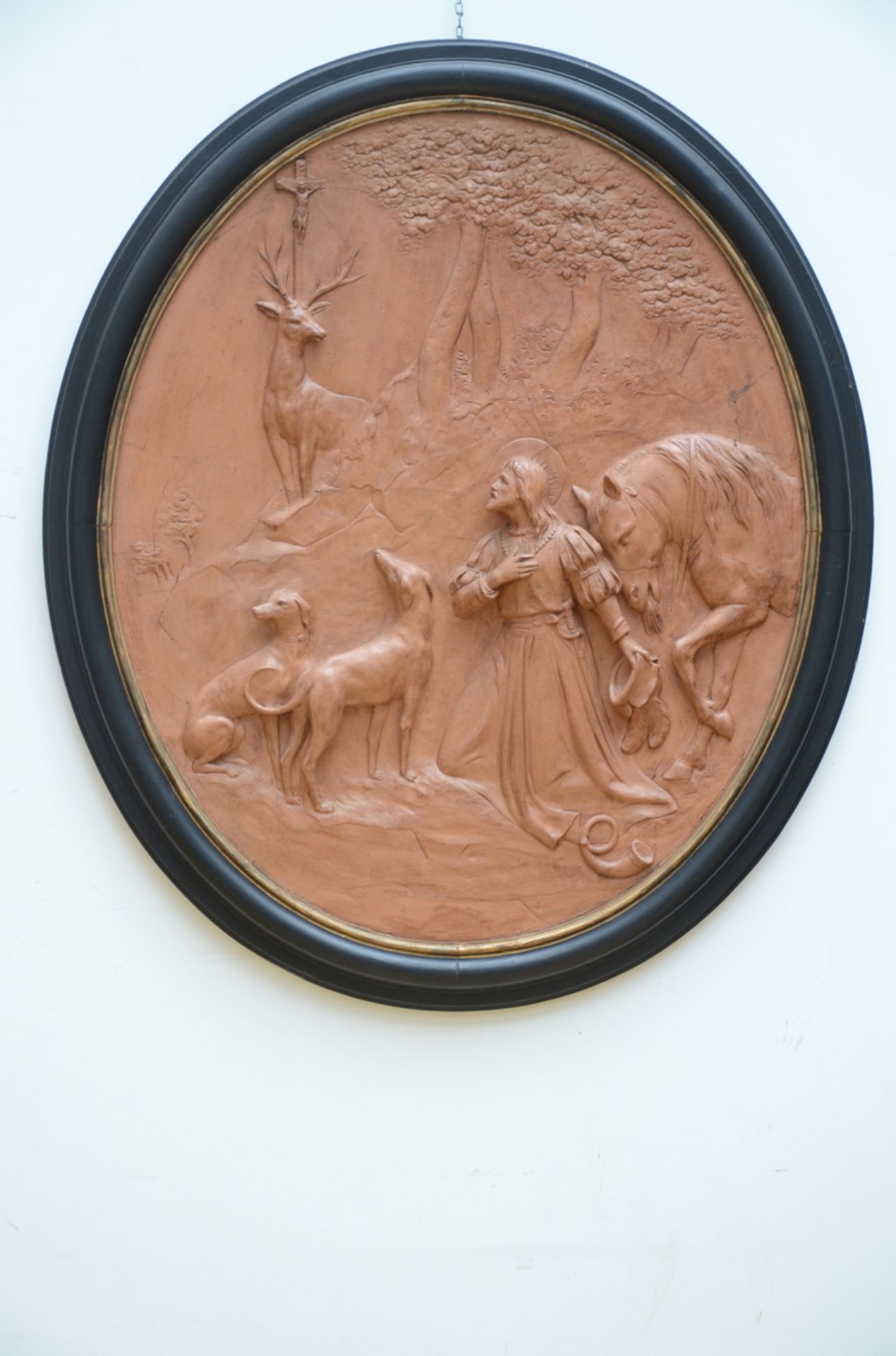 Large oval bas-relief in plaster 'Sint-Hubertus' (97x80cm) (*)