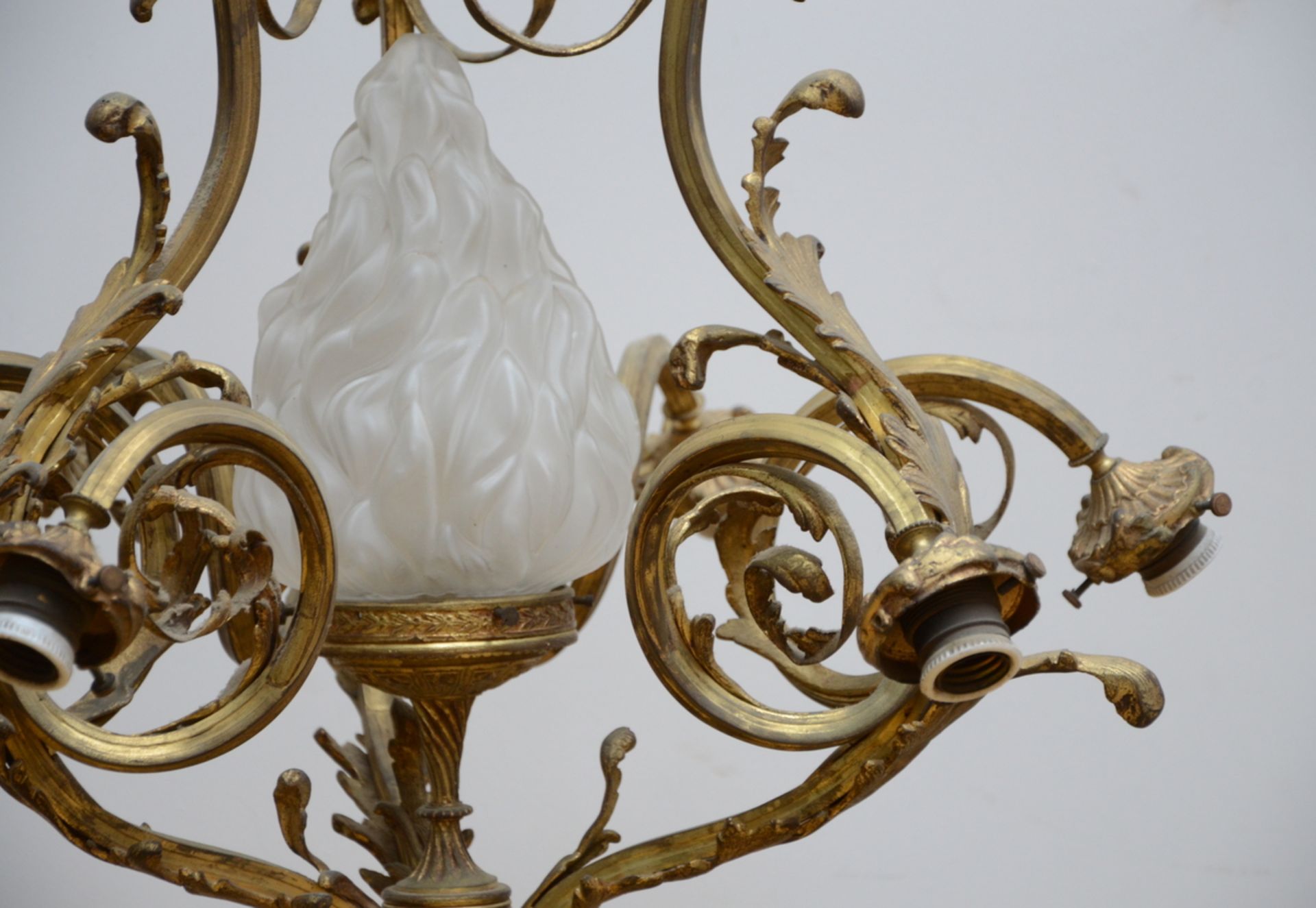 A gilt bronze chandelier with 6 branches (90x62cm) - Image 2 of 2