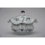 A Louis XV tureen in faience from St. Amands-les-Eaux, 18th century (25x33x23 cm)