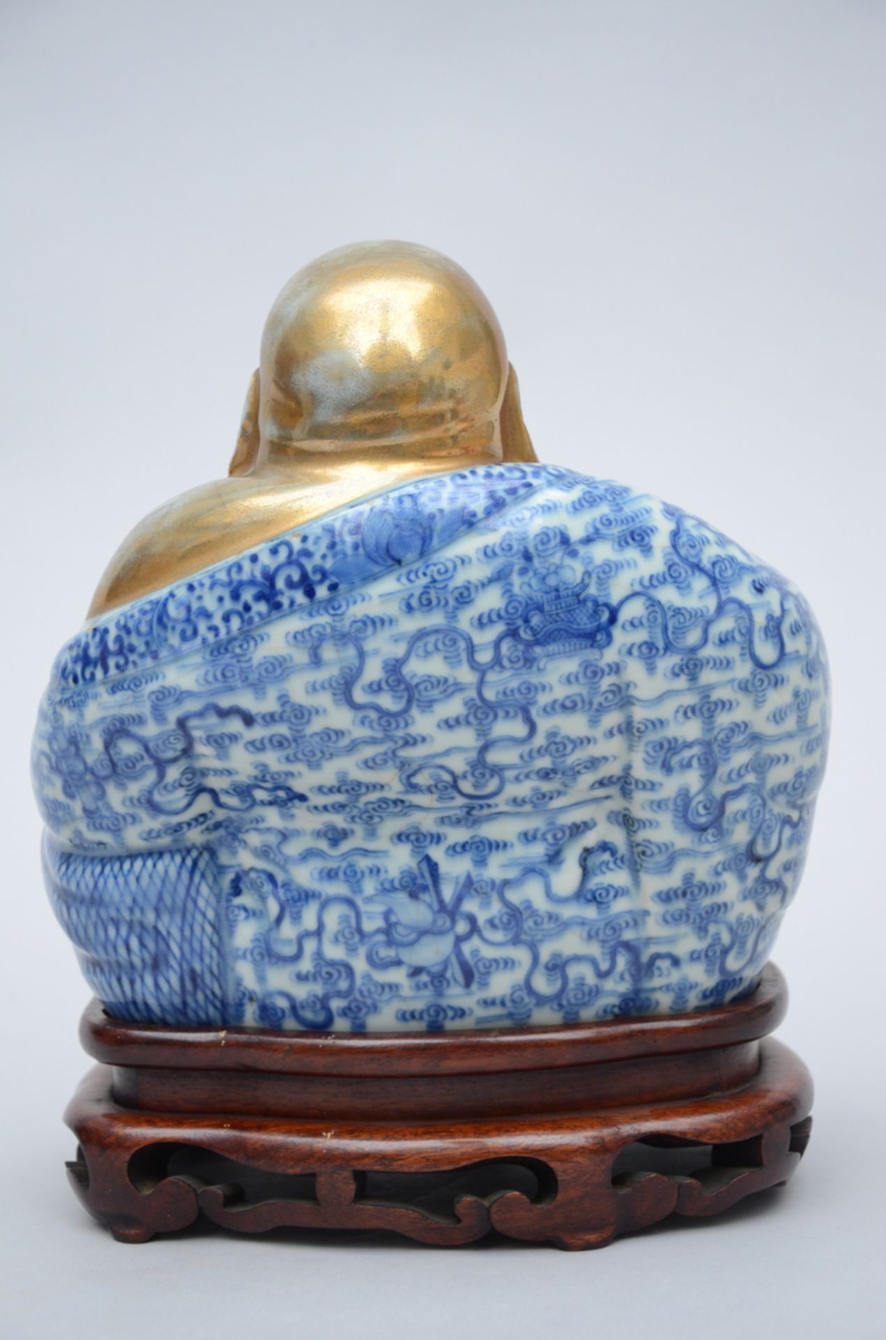 Fat Buddha in Chinese blue and white porcelain, marked (20 cm) - Image 2 of 3