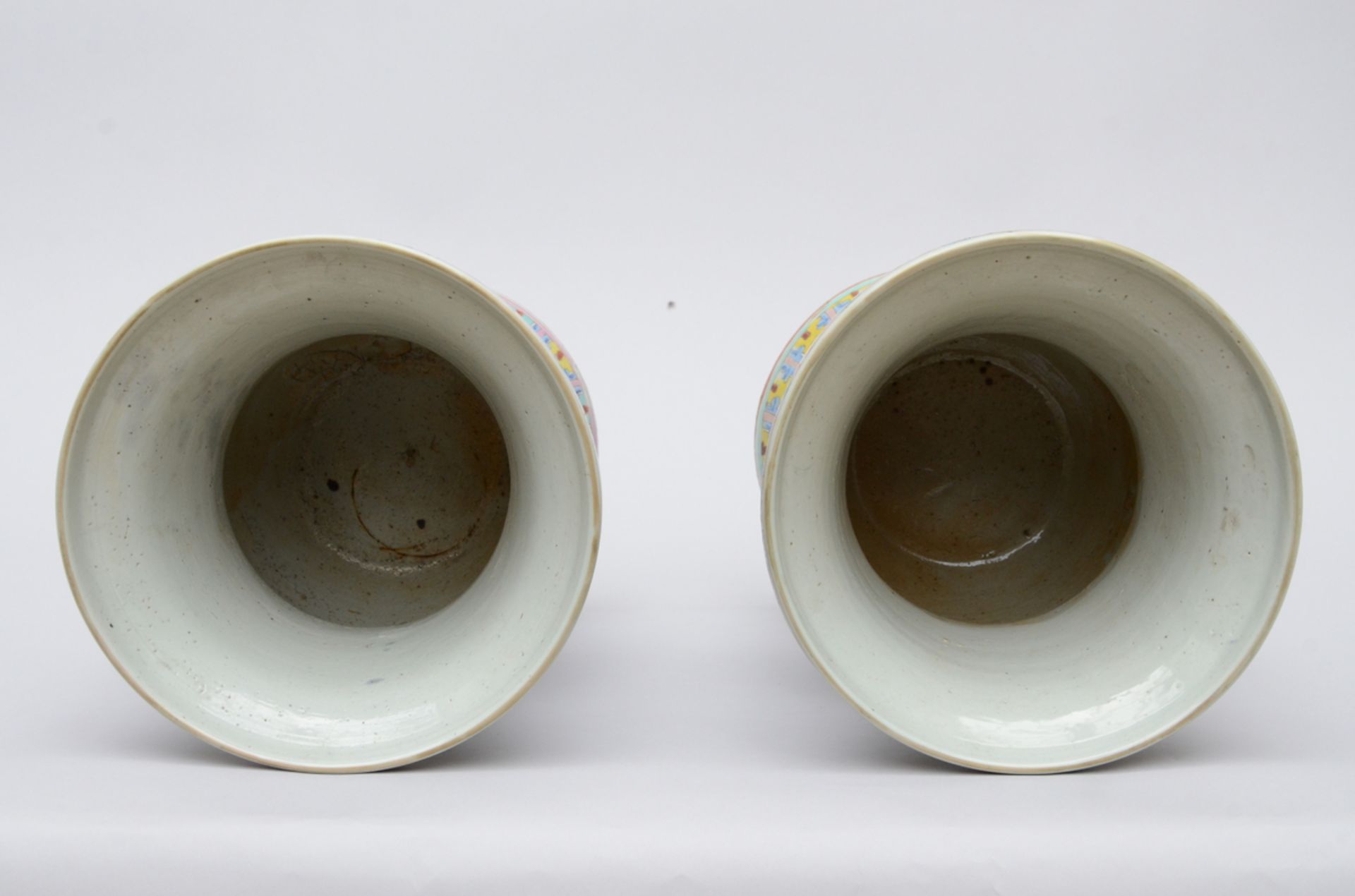 Two spitoon vases in Chinese famille rose porcelain 'Perakanan' (40 cm) - Image 3 of 4