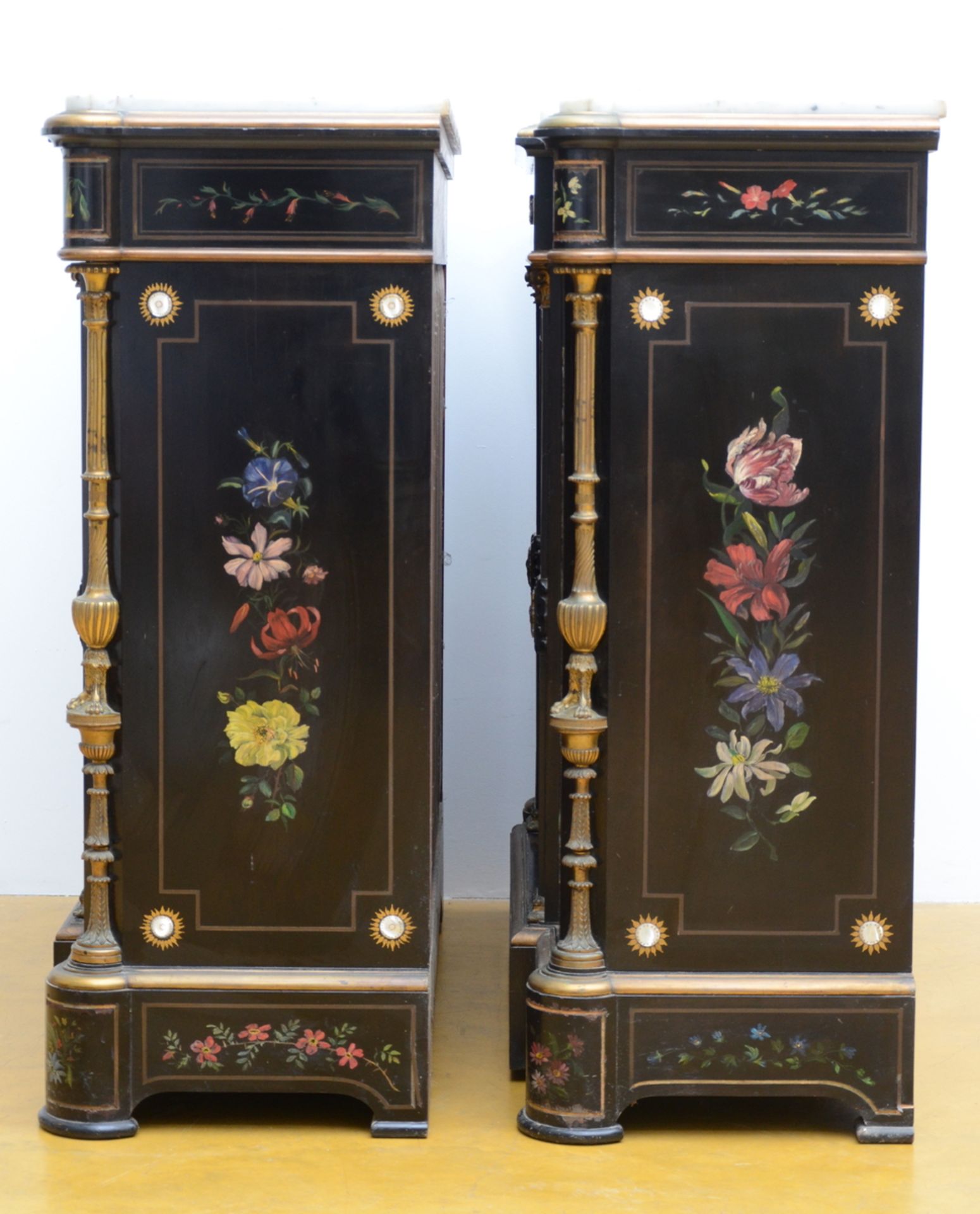 A pair of Napoleon III sideboards with painting and mother-of-pearl inlay (110x110x45) - Image 2 of 5