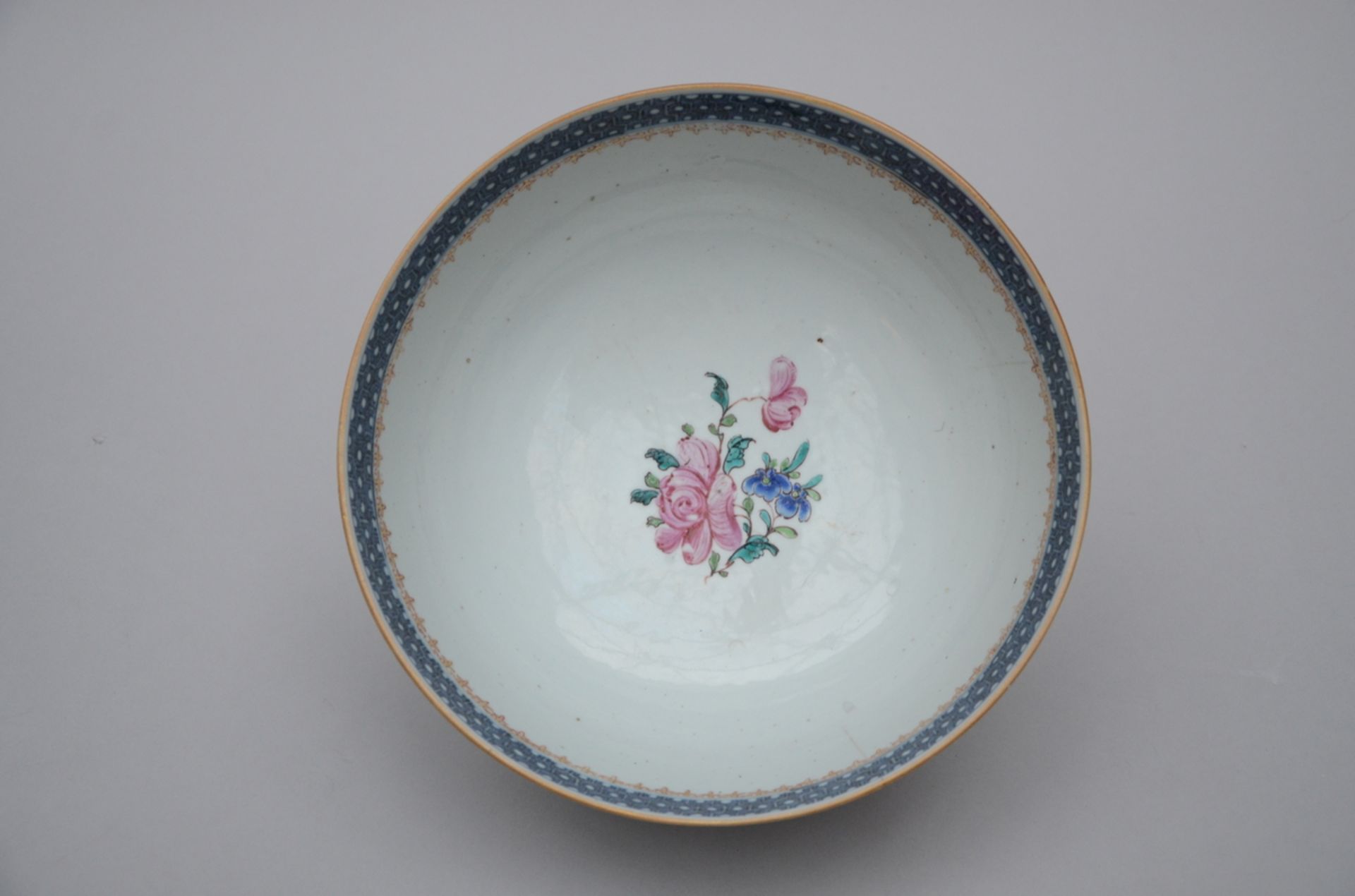 Bowl in Chinese 'mandarin' porcelain, Qianlong period (11x26 cm) (*) - Image 3 of 4