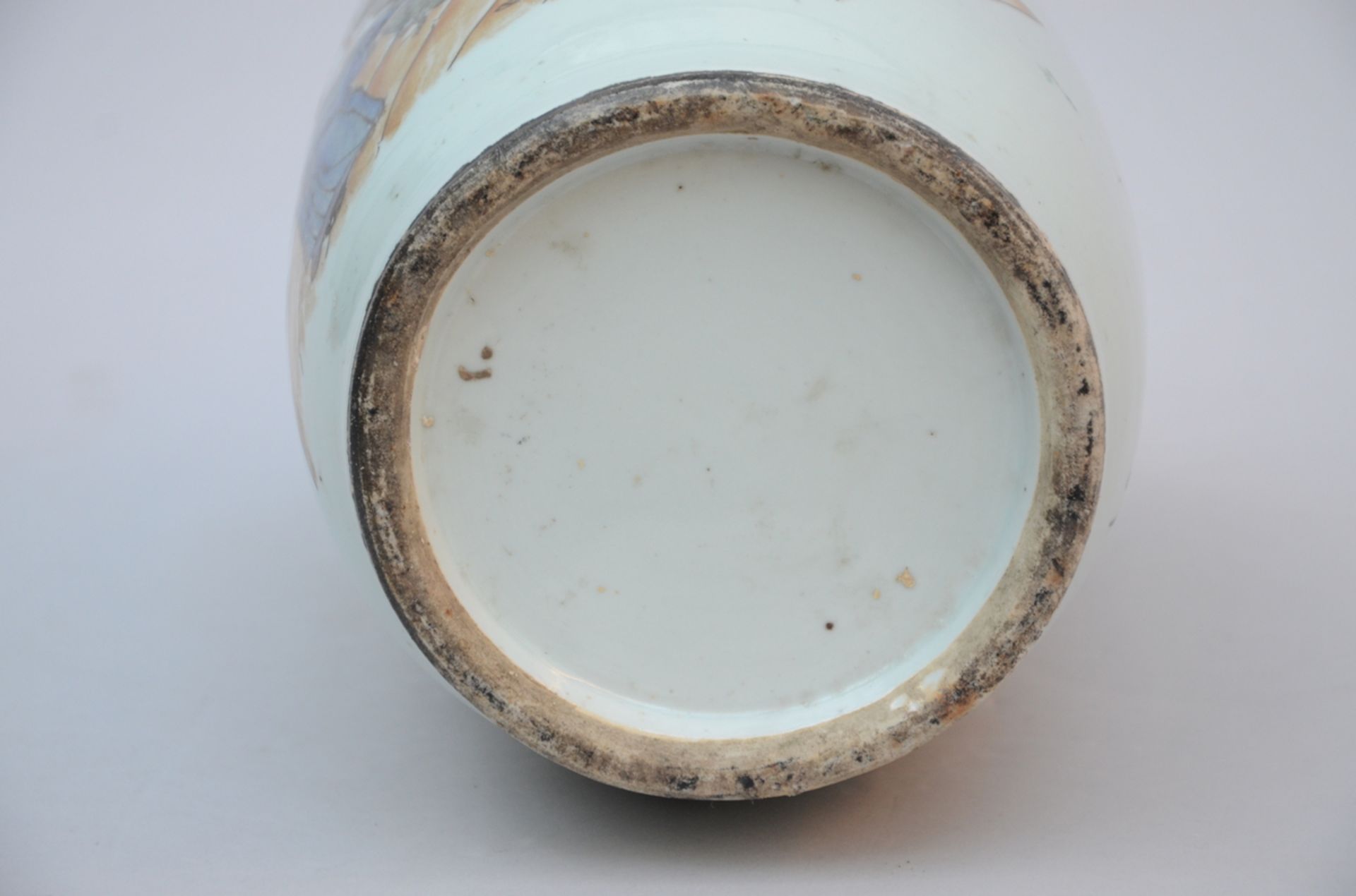 A Chinese porcelain vase 'sages' (57.5 cm) (*) - Image 4 of 4