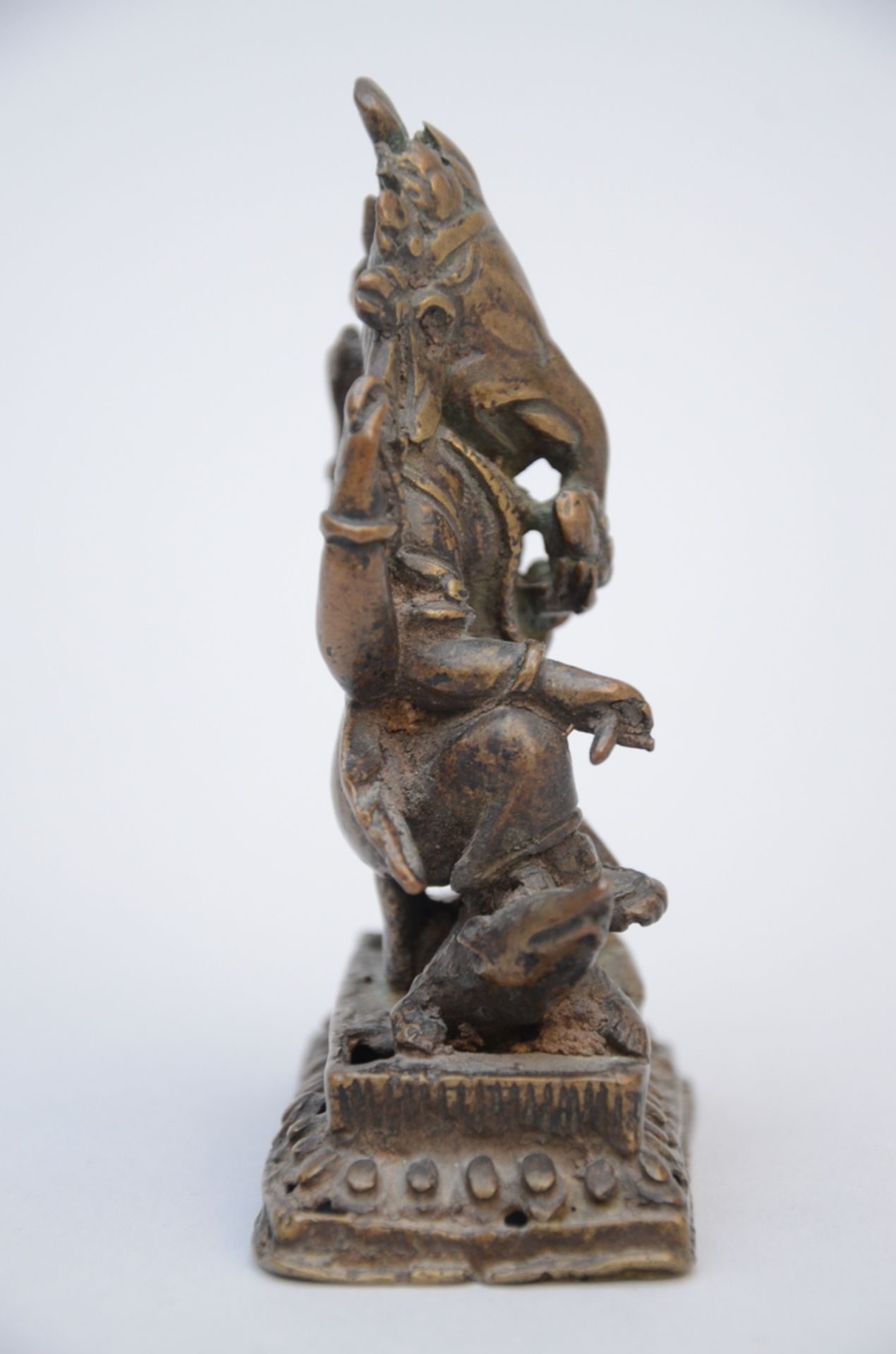 A sculpture in bronze 'Ganesha', Nepal or India (11,5 cm) - Image 3 of 5