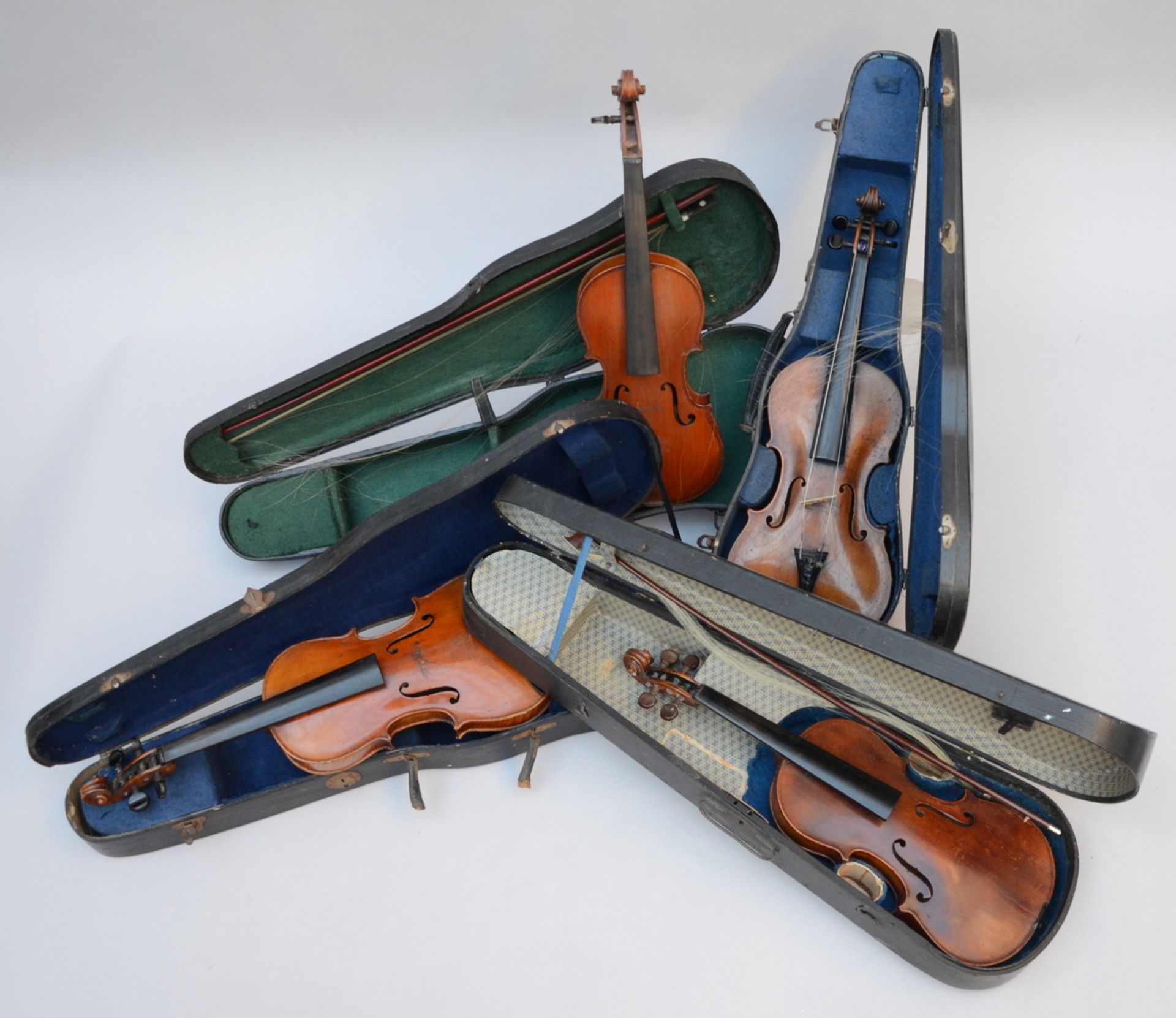 Lot: 4 violins