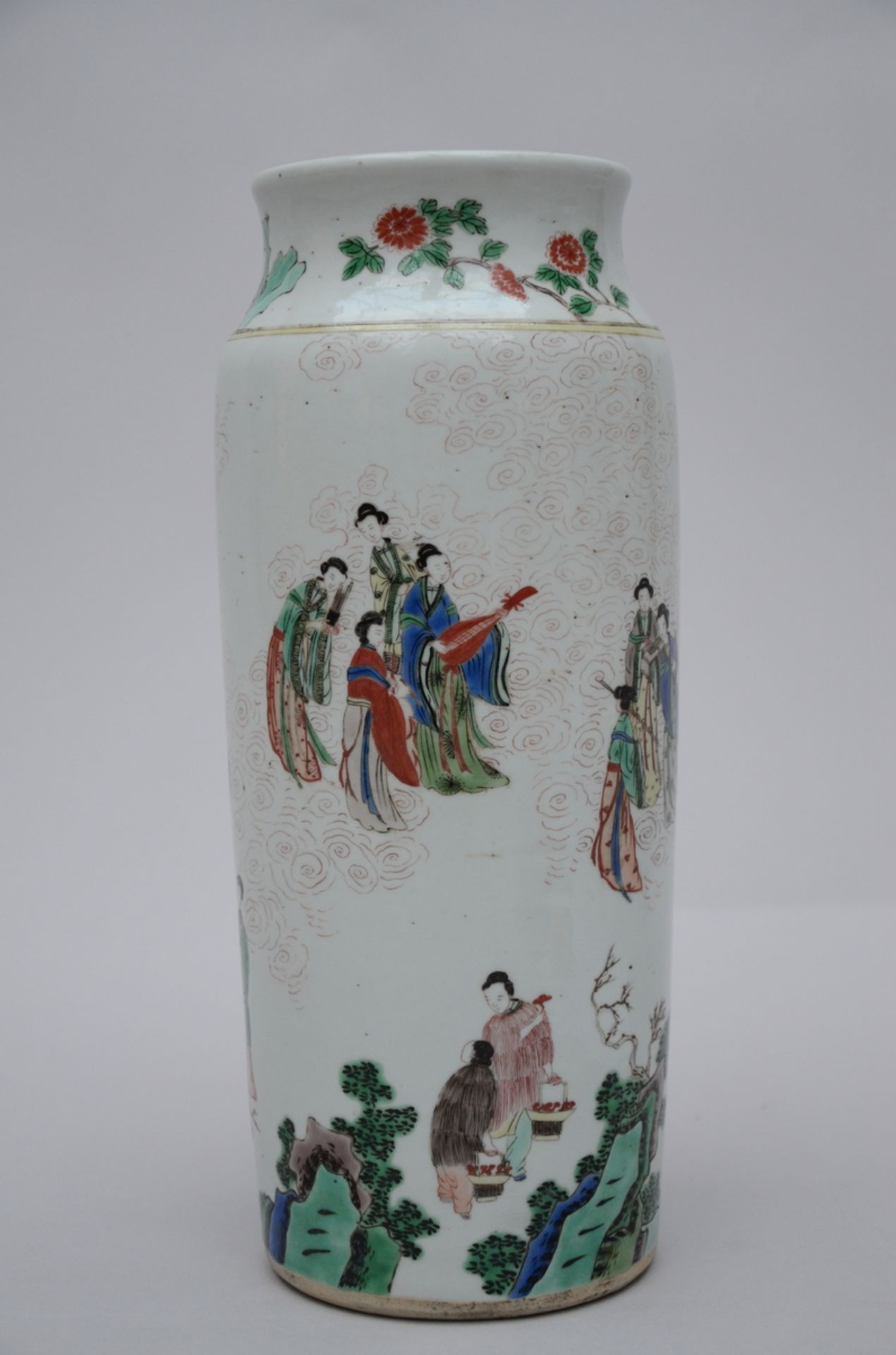 A rouleau vase in Chinese famille verte porcelain 'musicians' (32 cm)