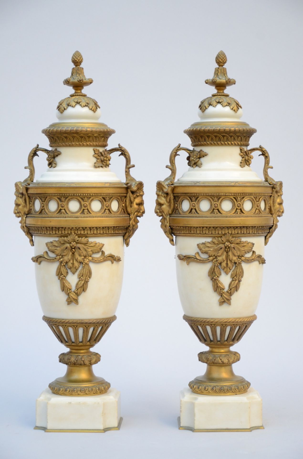 A pair of Louis XVI vases in white marble with bronze fittings (57 cm)
