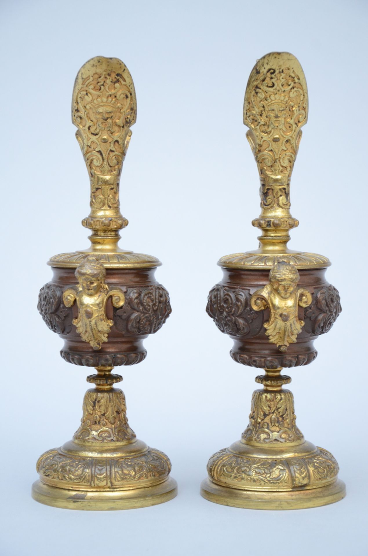 Pair of gilt bronze ewers (h 30 cm) - Image 2 of 3