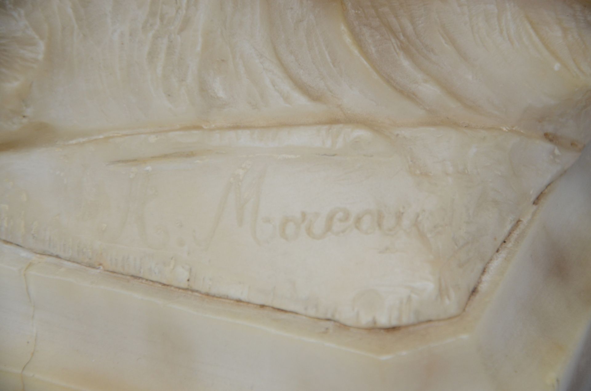 Auguste Moreau: alabaster statue 'loving couple' (h62 cm) (*) - Image 5 of 5