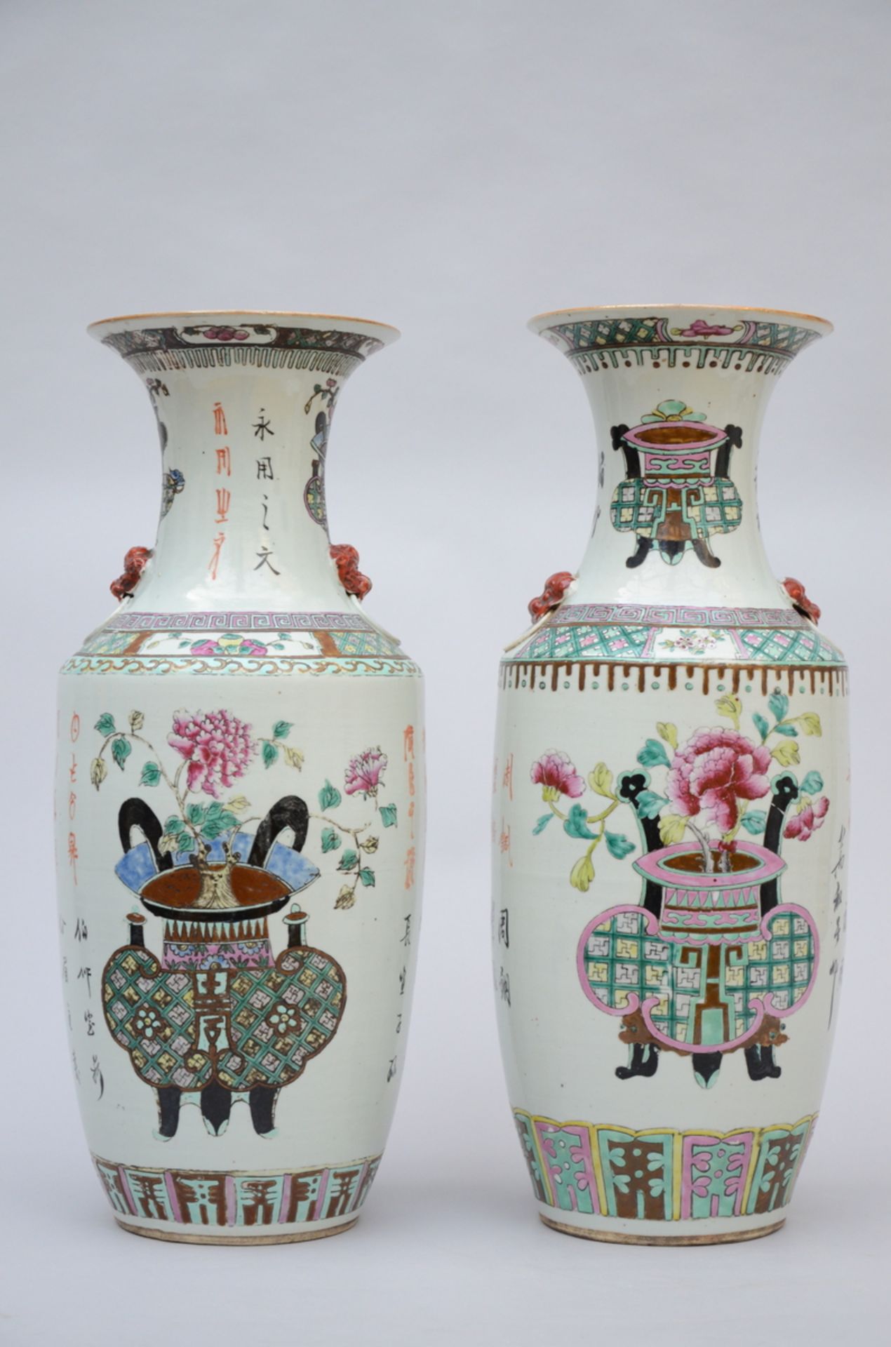 Two Chinese vases in porcelain 'antiquities' (58,5 cm) (*)
