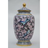 Chinese lidded vase in cloisoné (64 cm)