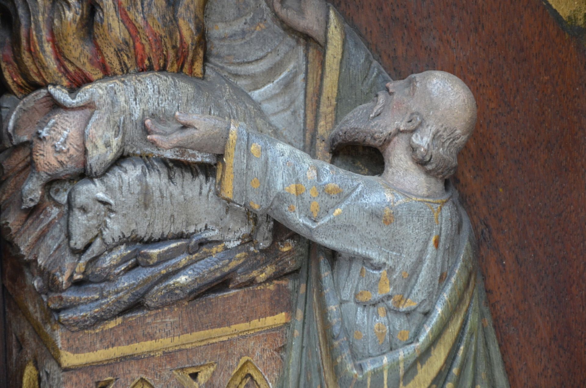 A gothic revival tabernacle carved in wood (42x68x35 cm) - Image 2 of 4