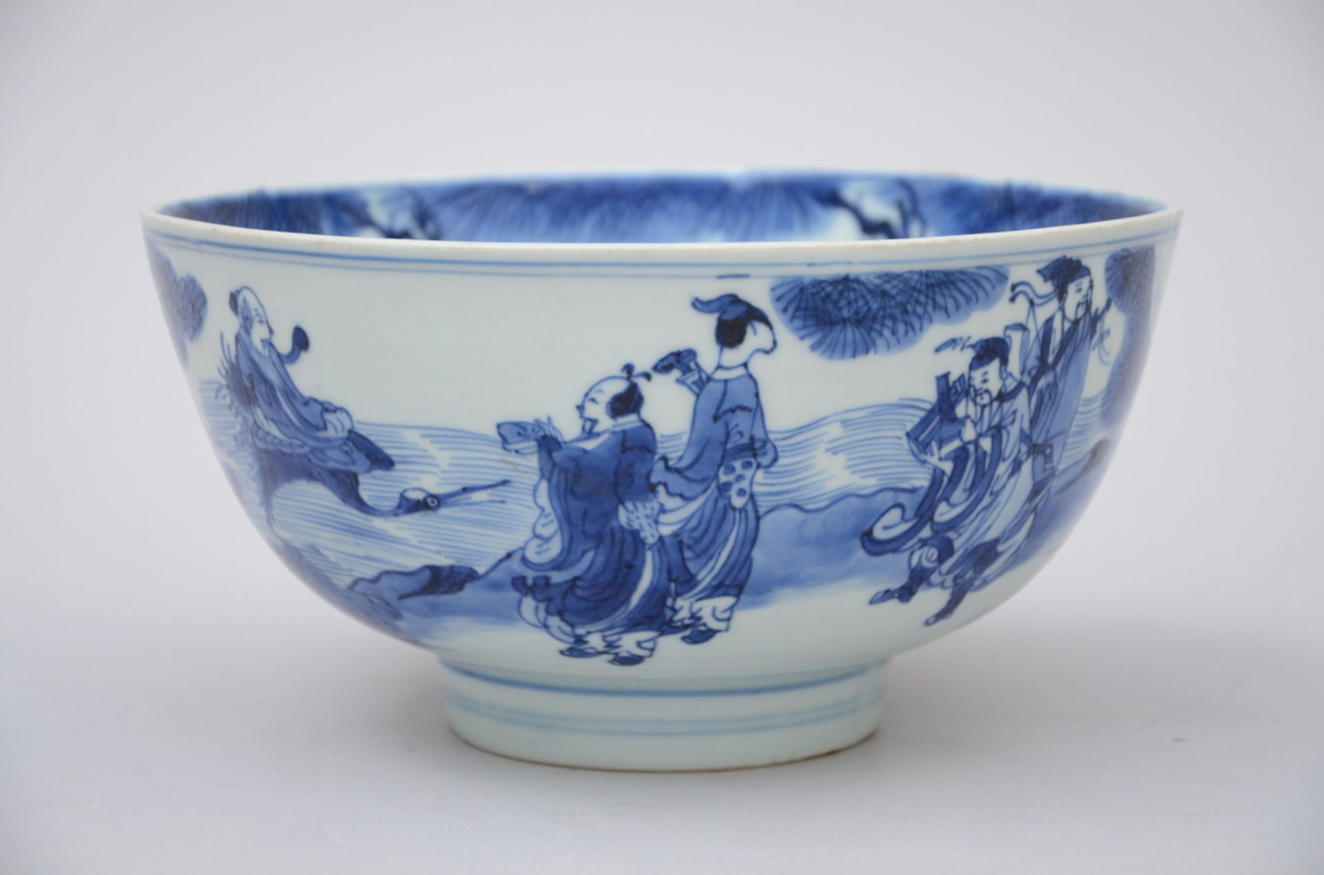 A Chinese bowl in blue and white porcelain 'immortals', marked, 17th century (dia20cm) - Image 5 of 9