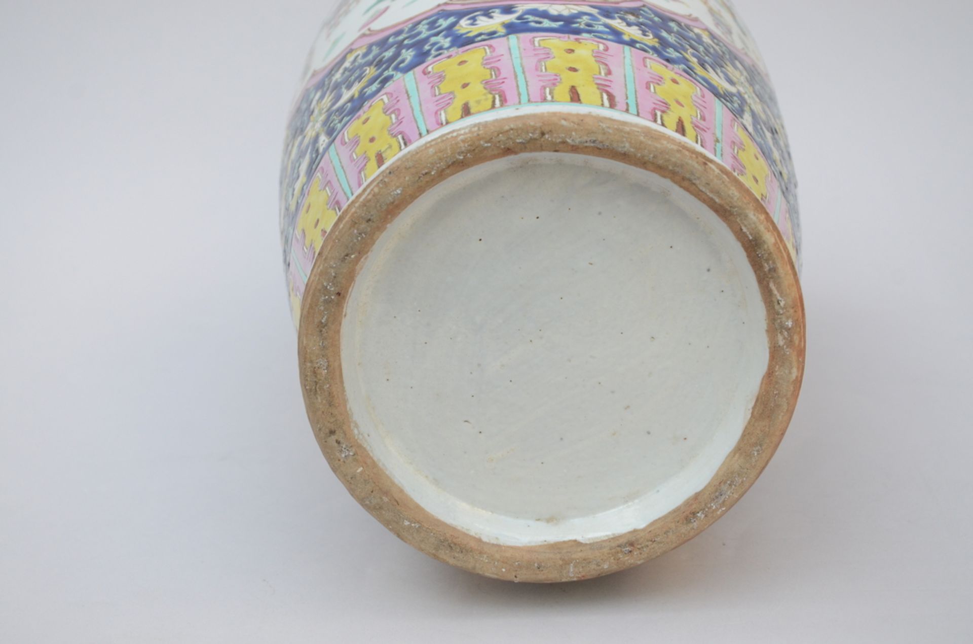 A blue vase in Chinese porcelain 'antiquities' (h59cm) (*) - Bild 3 aus 6