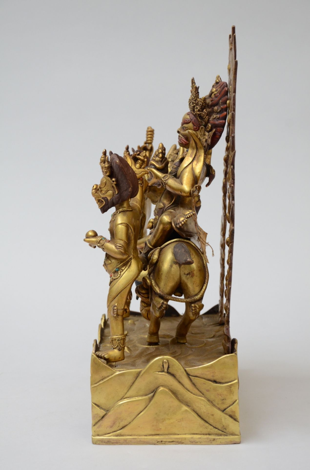 Gilt bronze statue 'Shri Devi', Tibet or Nepal (38x31x15cm) - Bild 3 aus 5