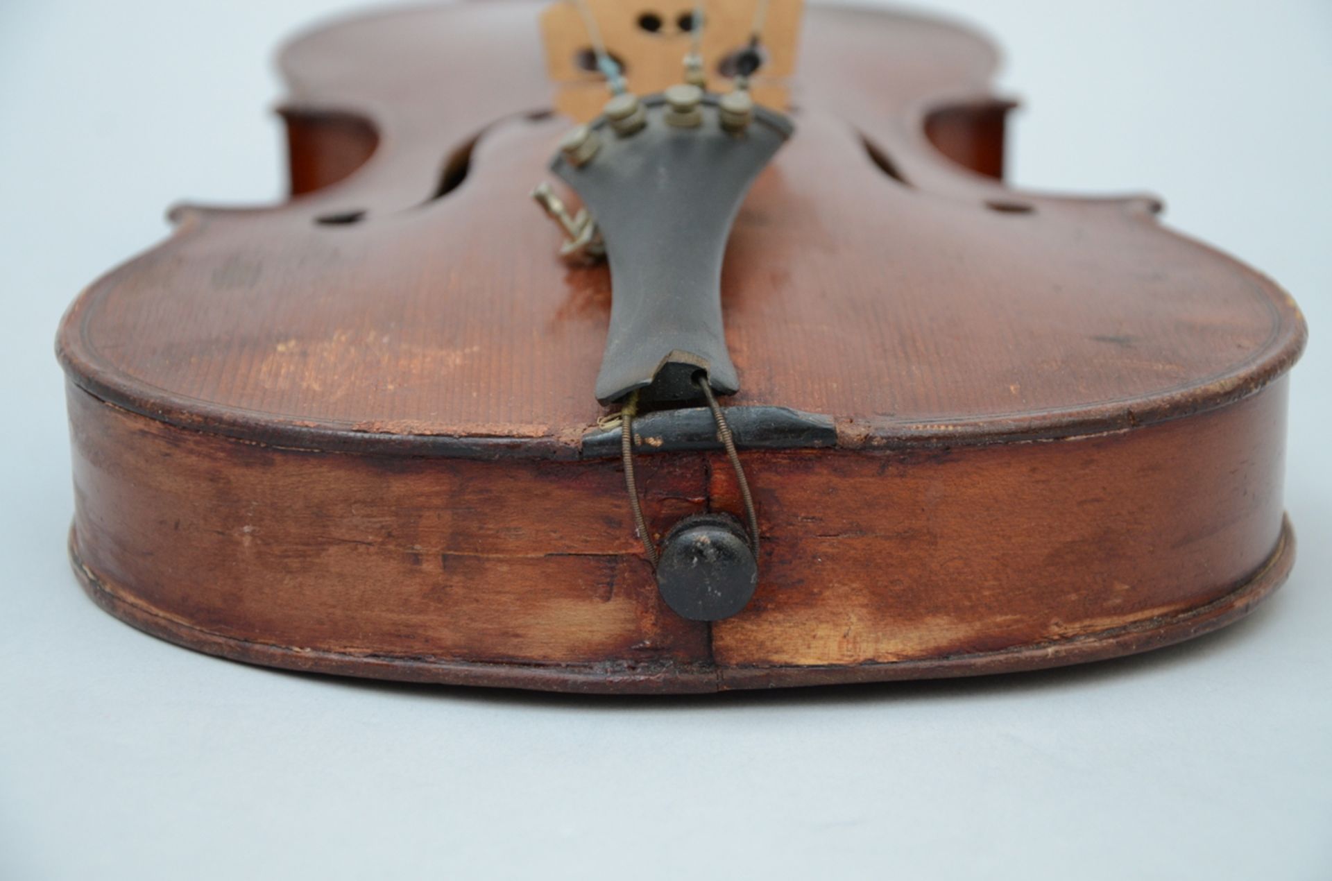 Violin with bow in case (36cm) (*) - Image 5 of 7