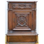 A 17th century prie-dieu in walnut (95x75x60cm)