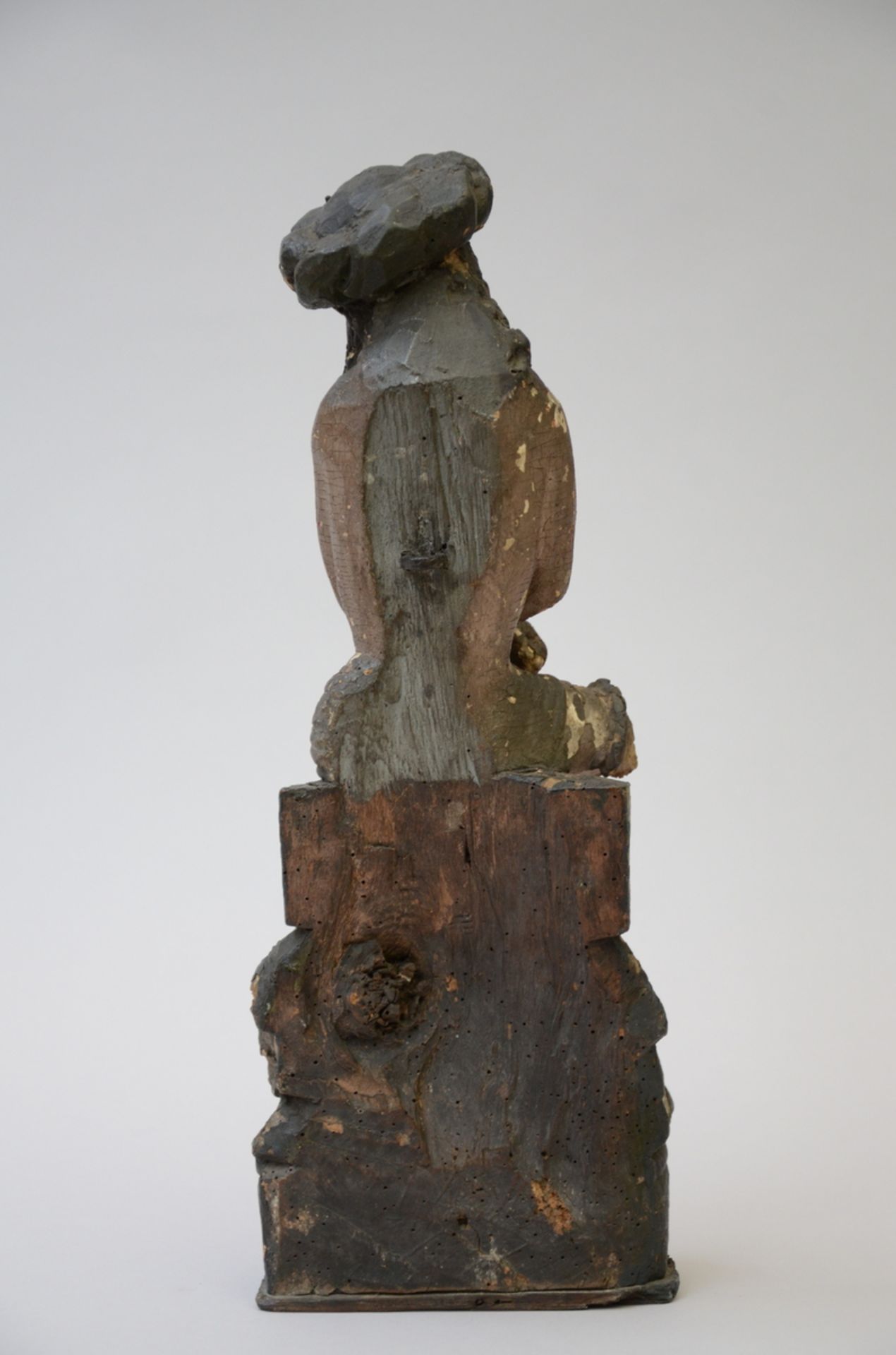 A sculpture in polychrome wood 'Christ on the cold stone' (h45cm) (*) - Image 2 of 4