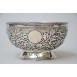 Chinese bowl in silver 'flowers', 19th century (10x17cm)