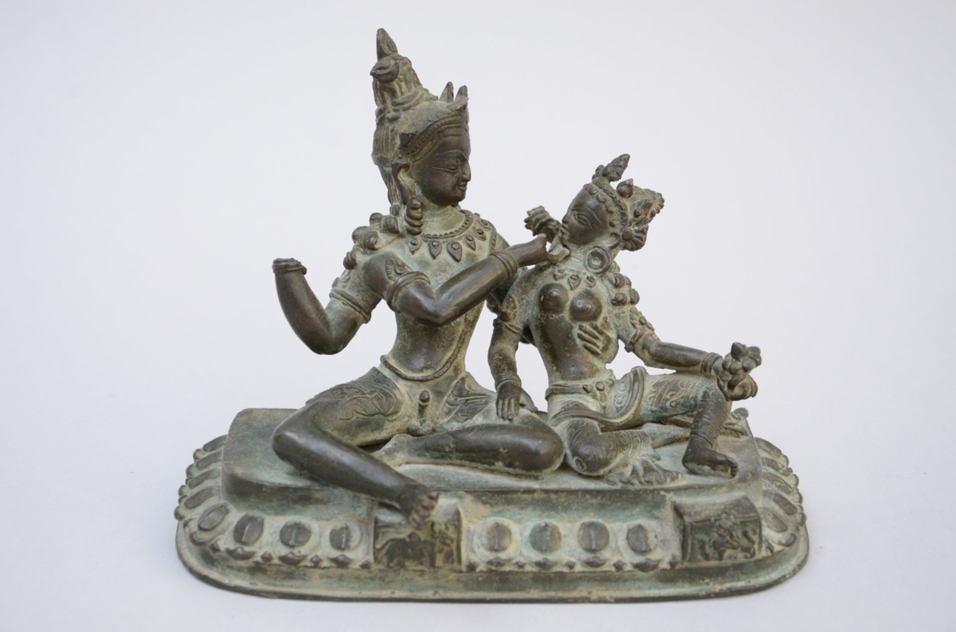 Nepalese bronze sculpture 'Shiva and Parvati' (15x18x9cm)