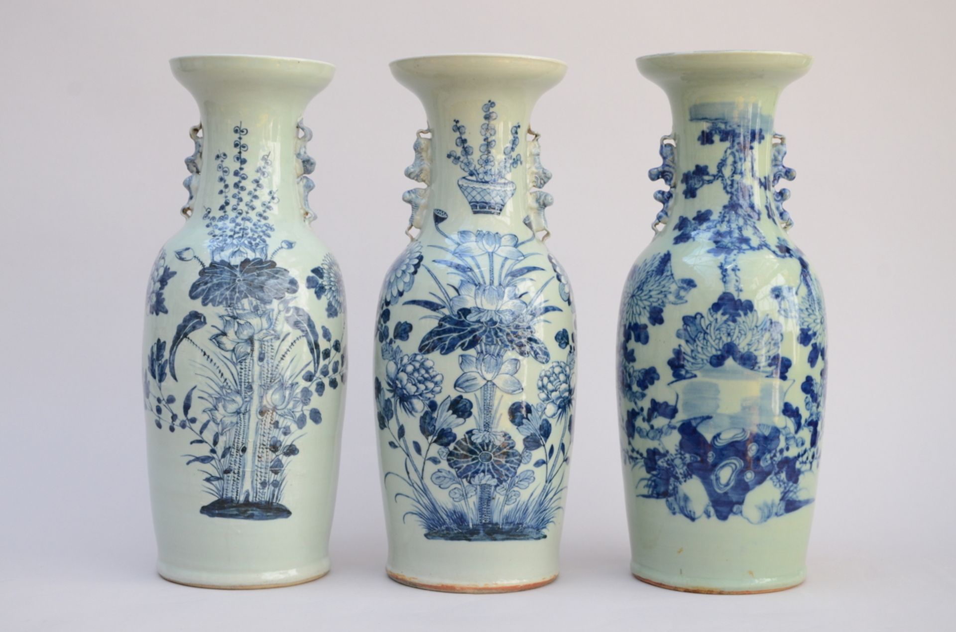 Lot: three vases in Chinese Celadon porcelain (h58cm to 59cm) (*)