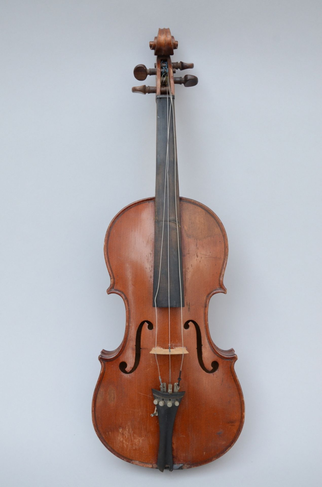 Violin with bow in case (36cm) (*) - Image 2 of 7