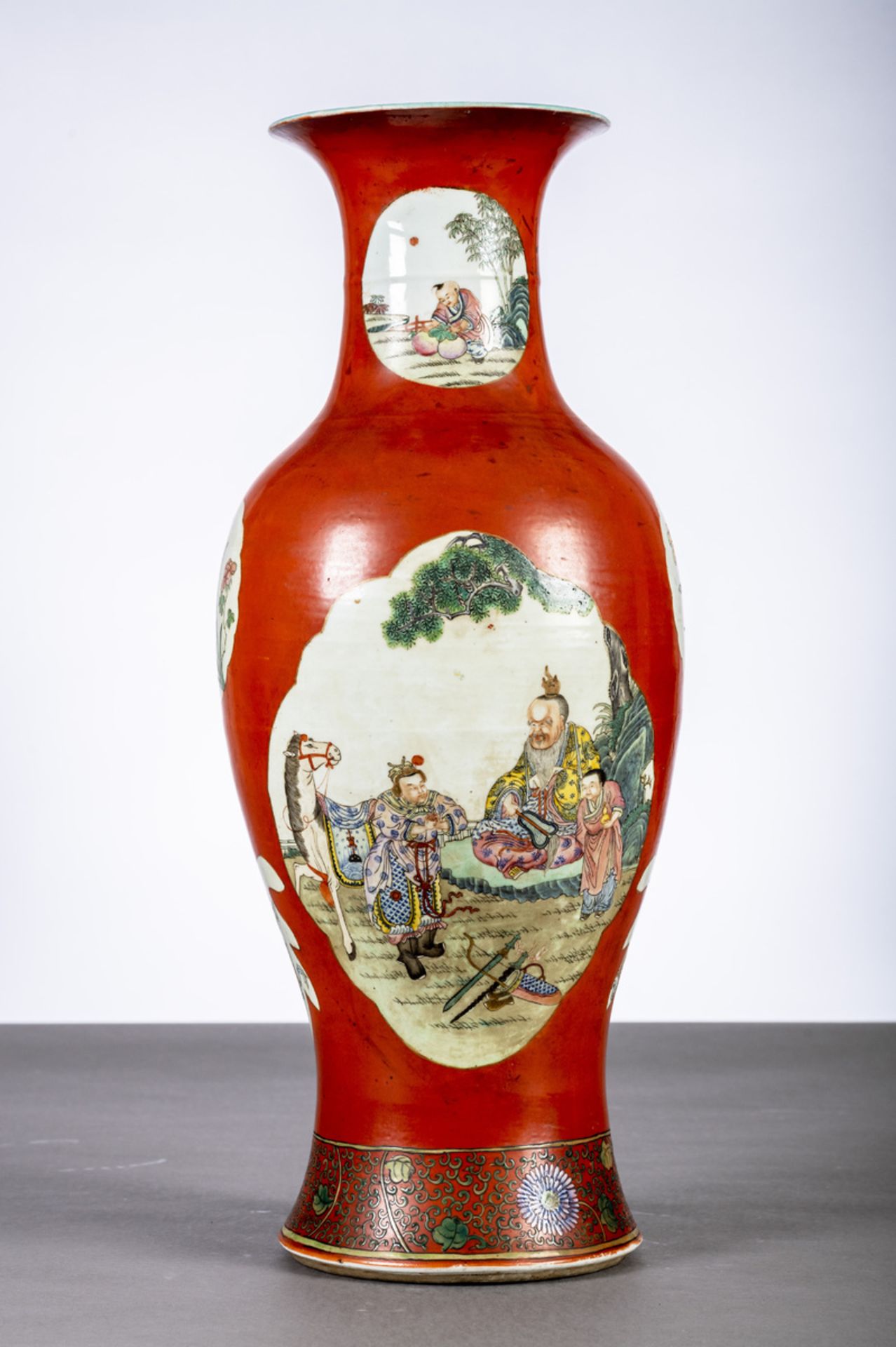 A Chinese porcelain vase with coral red ground 'Lao Tse', marked (58.5 cm) - Bild 3 aus 5