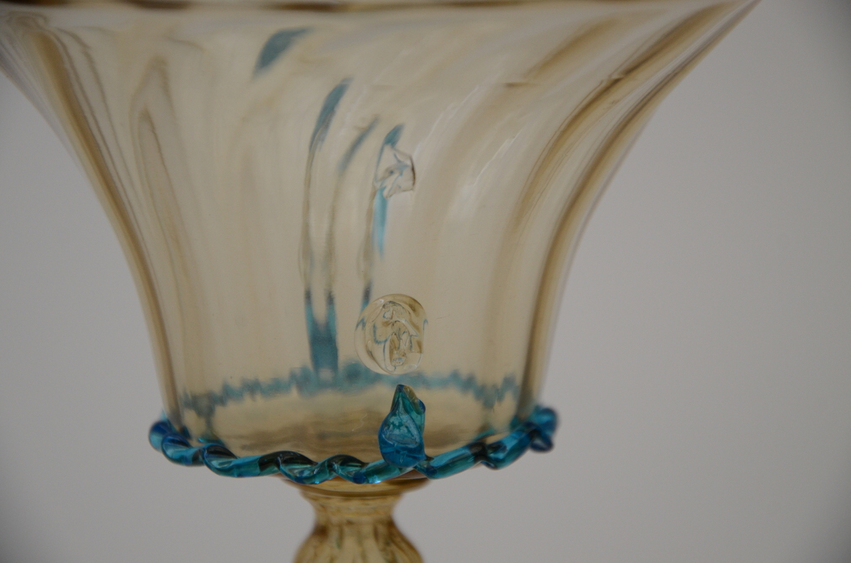 Three decorative glasses in Murano glass (h15 - 21cm) (*) - Image 5 of 5